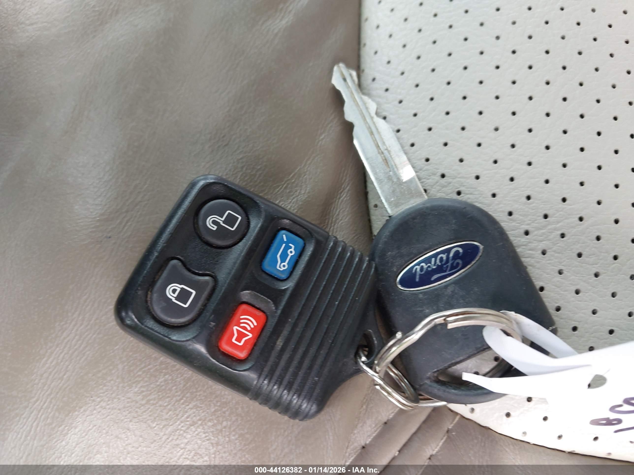 FORD EXPLORER image 11