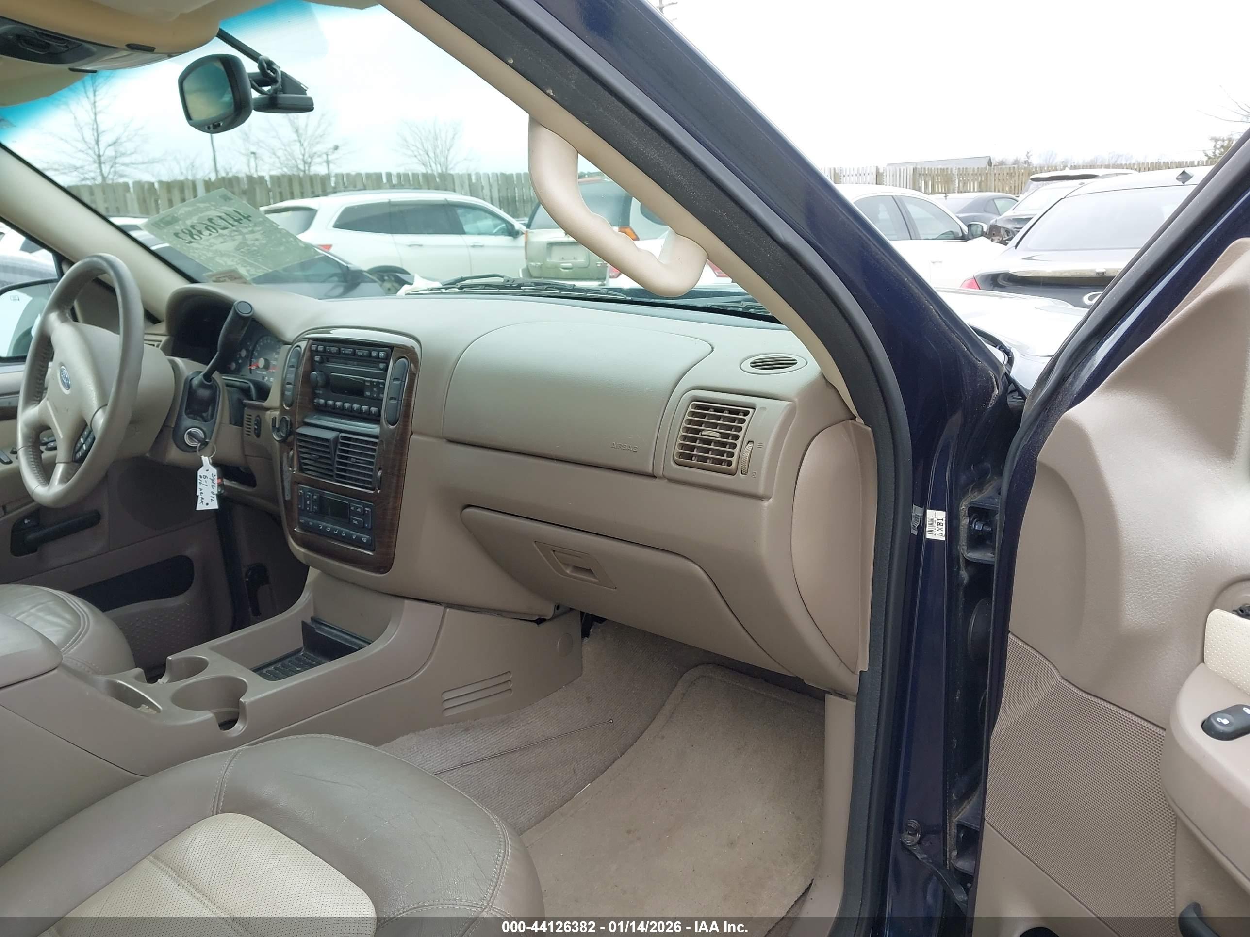 FORD EXPLORER image 5