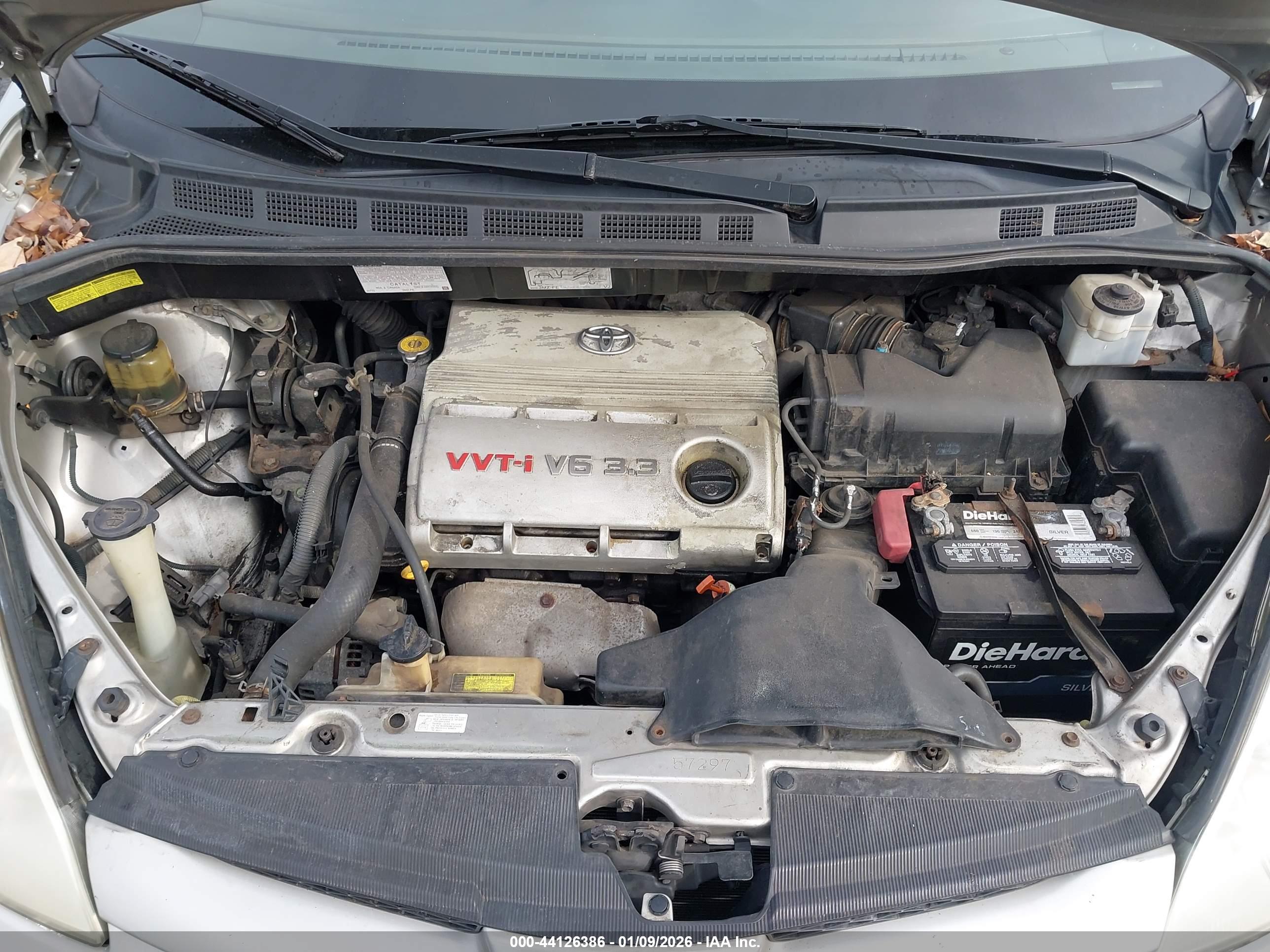 TOYOTA SIENNA image 10