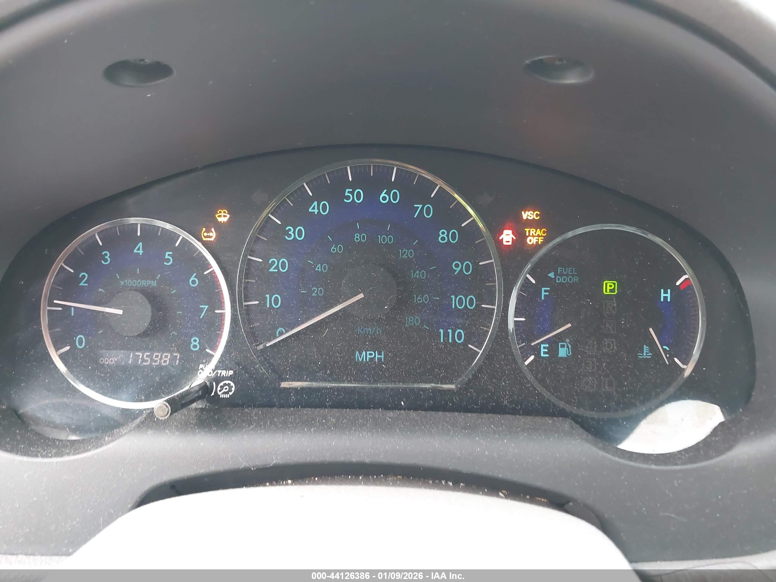 TOYOTA SIENNA image 7