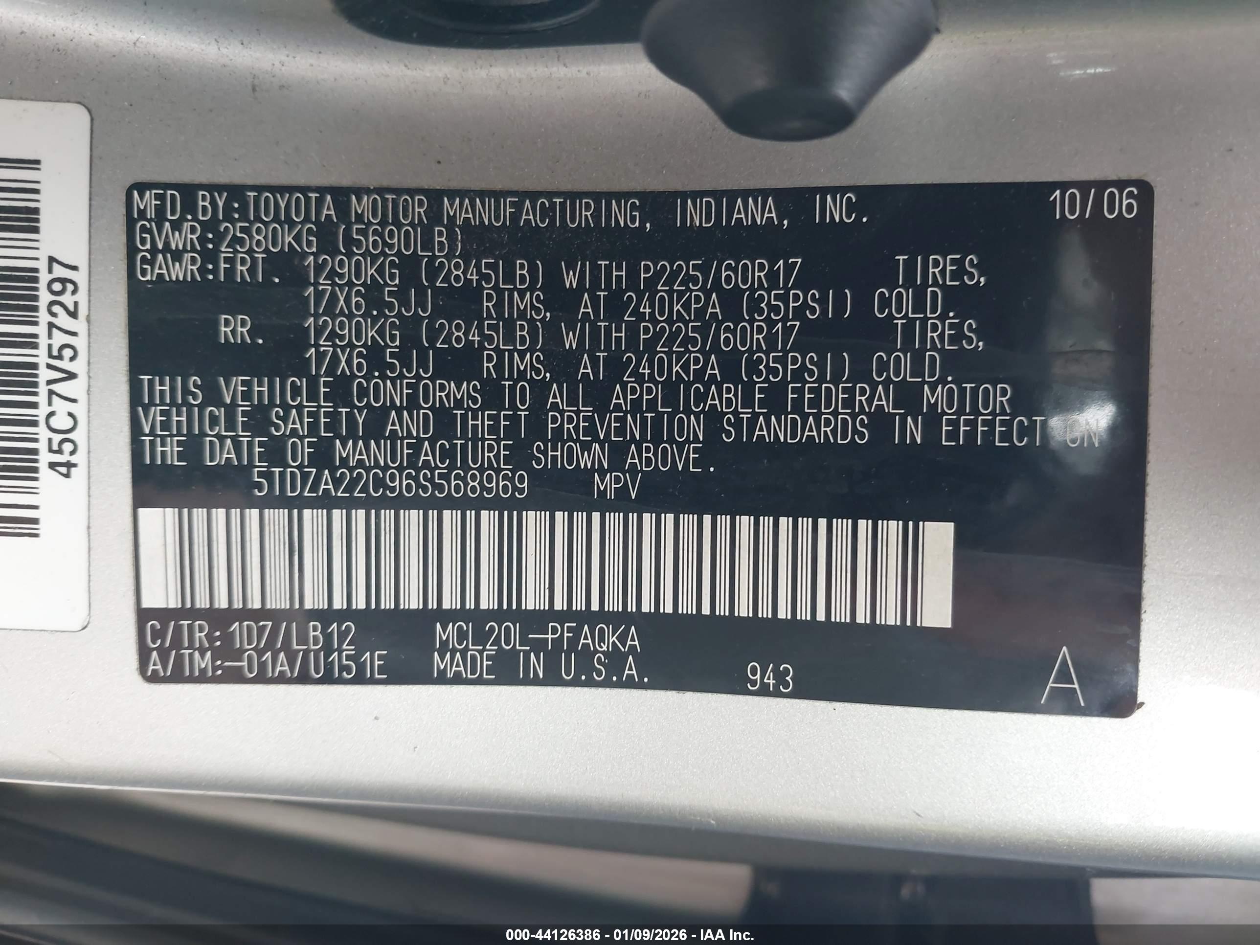TOYOTA SIENNA image 9