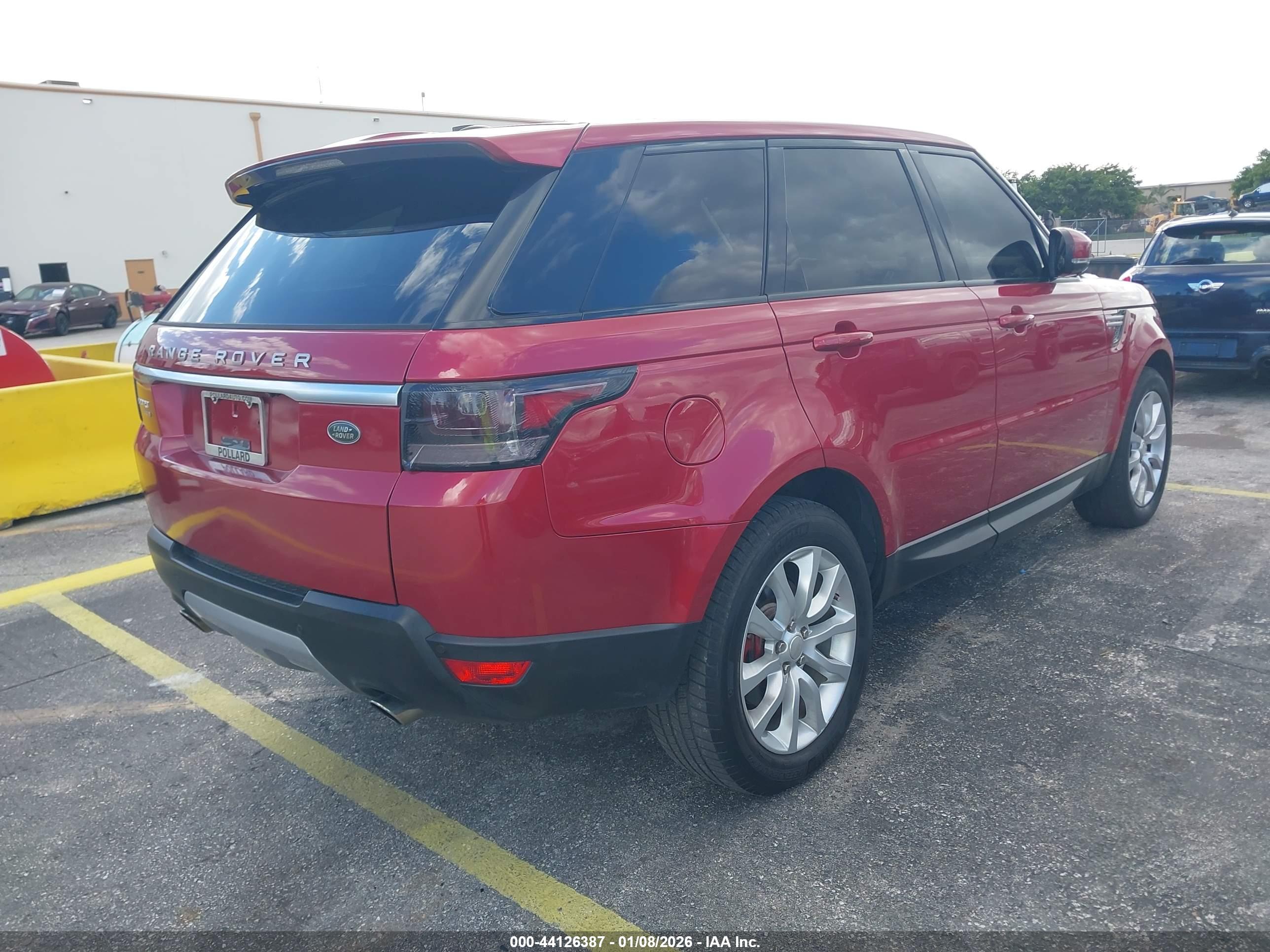 LAND ROVER image 4