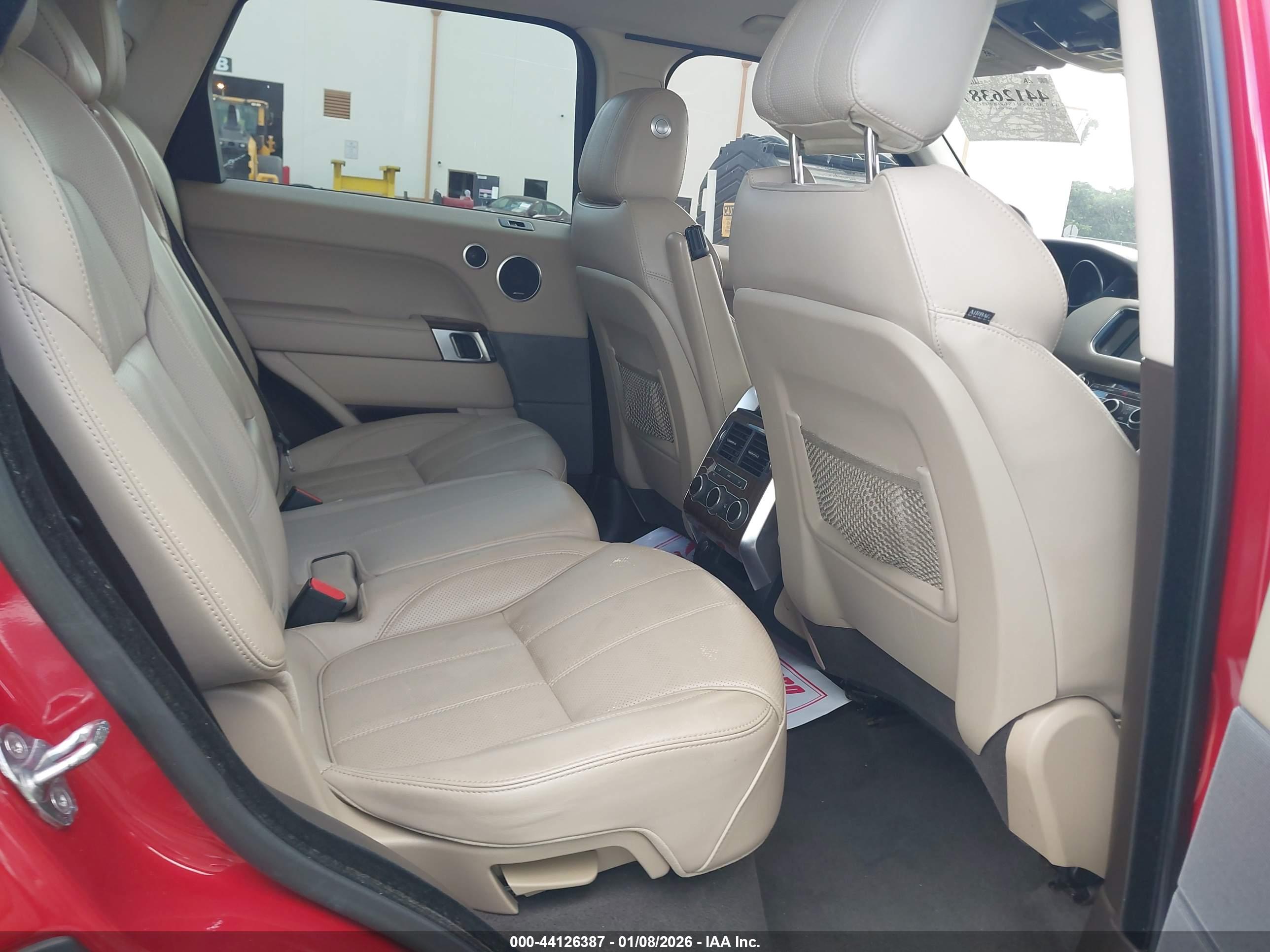 LAND ROVER image 8