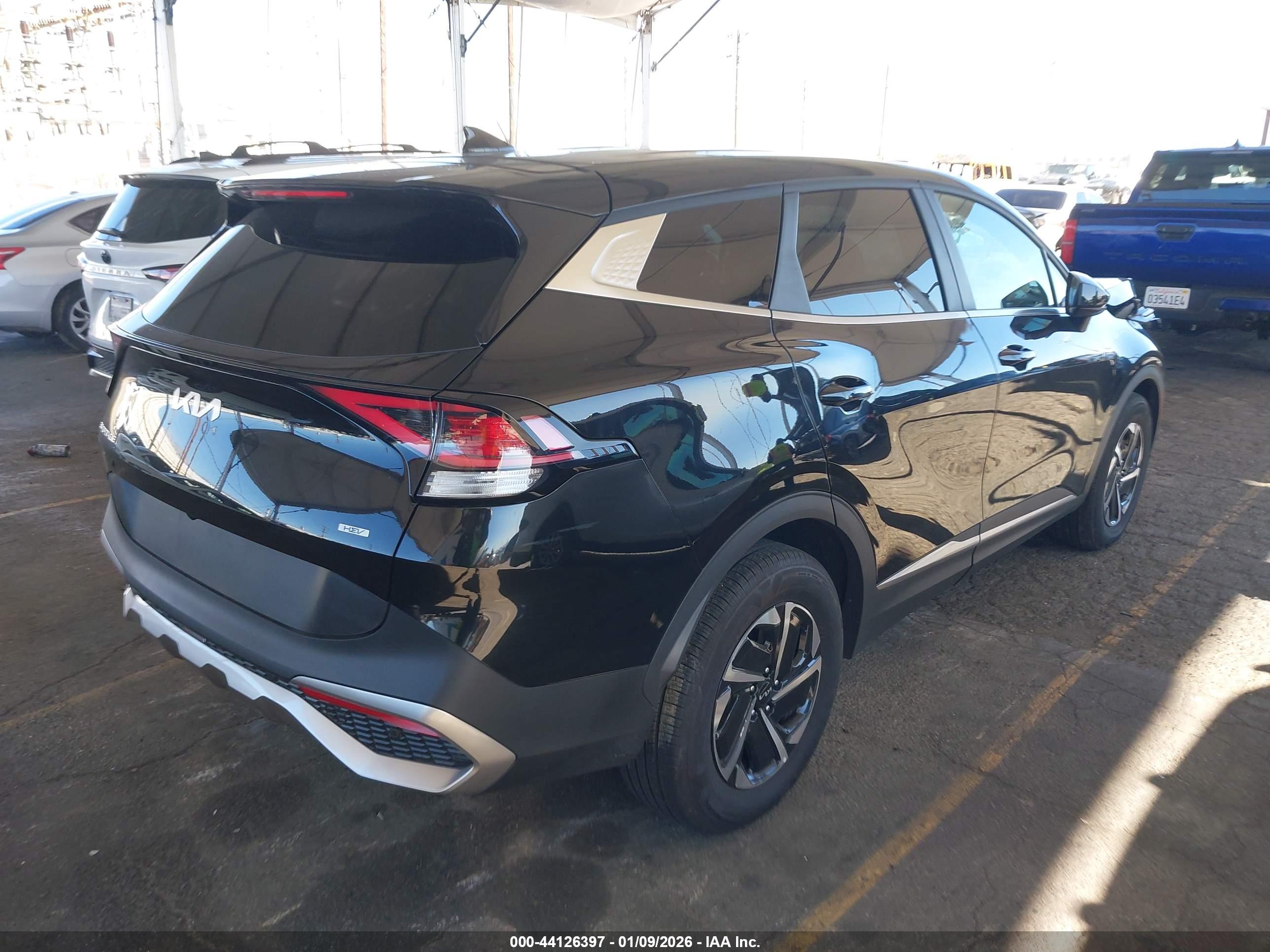 KIA SPORTAGE image 4