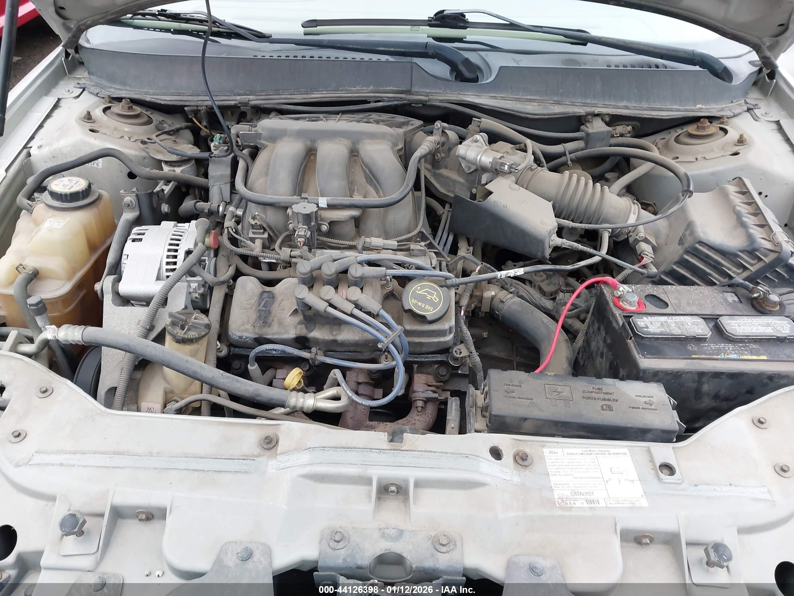 FORD TAURUS image 10