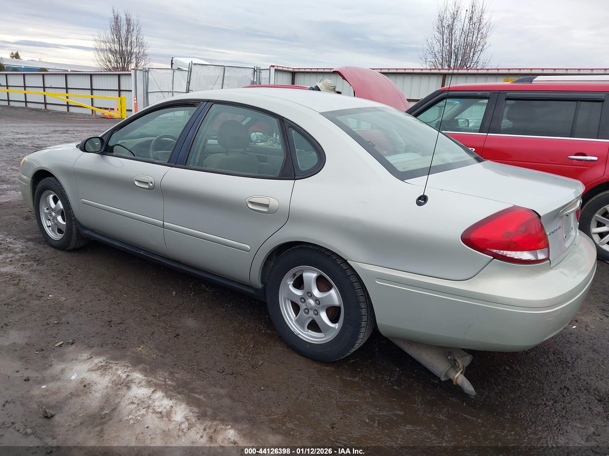 FORD TAURUS image 3