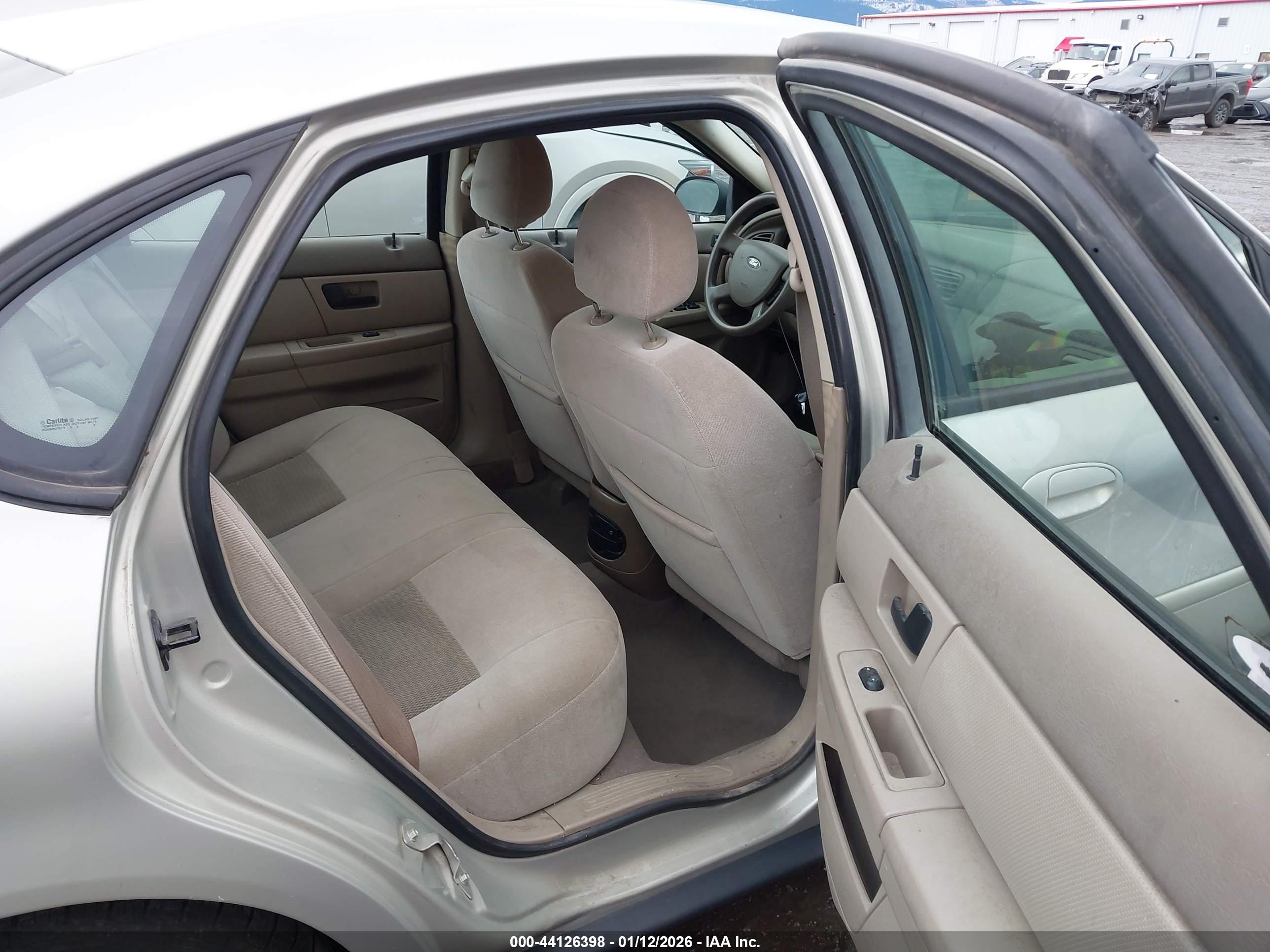 FORD TAURUS image 8