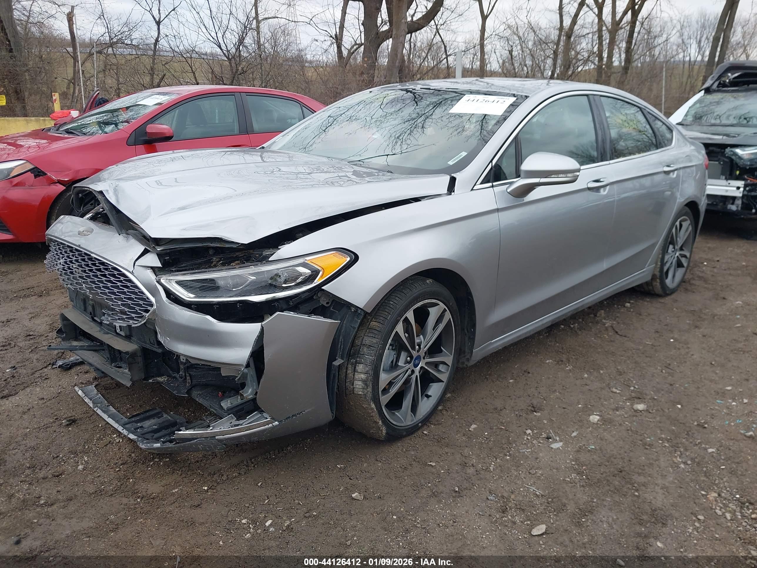 FORD FUSION image 2