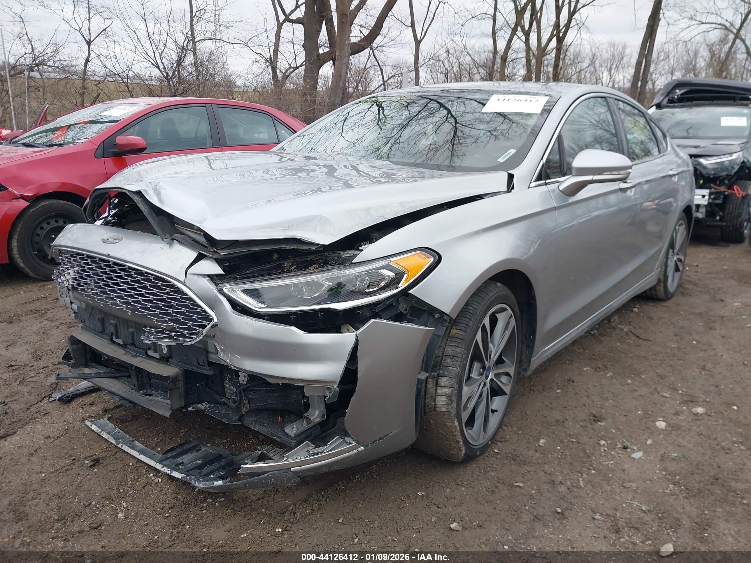 FORD FUSION image 6