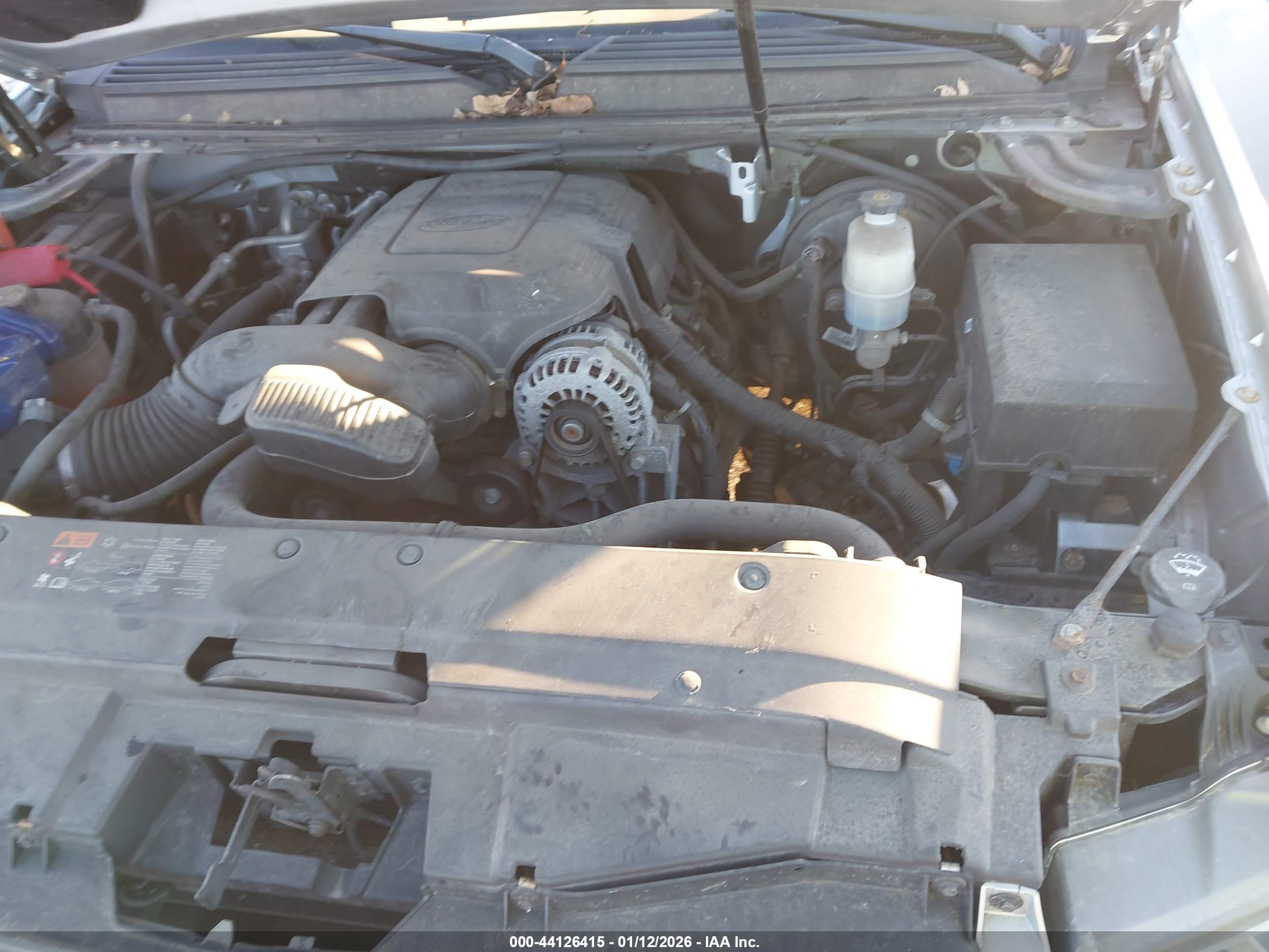 CHEVROLET SUBURBAN image 10