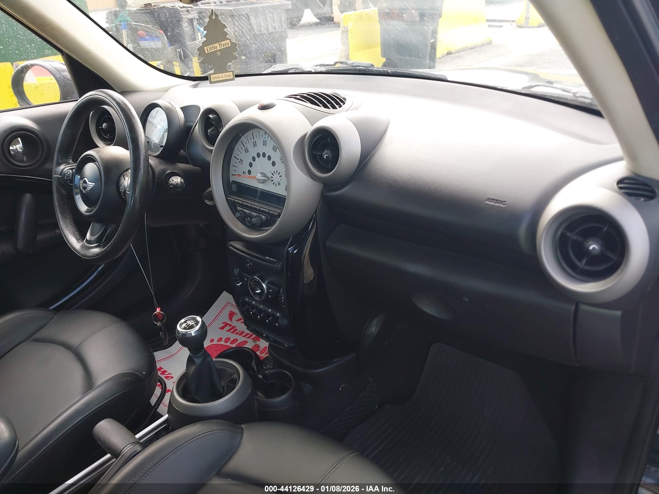 MINI COOPER image 5