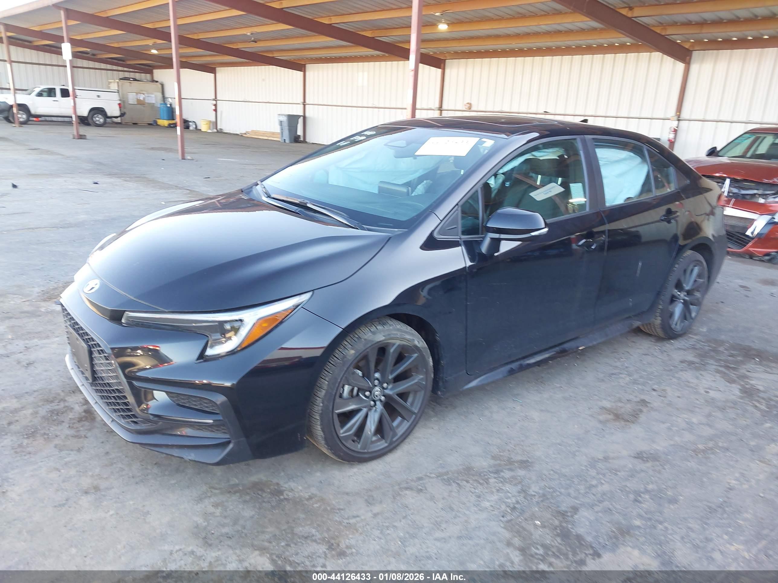 TOYOTA COROLLA image 2