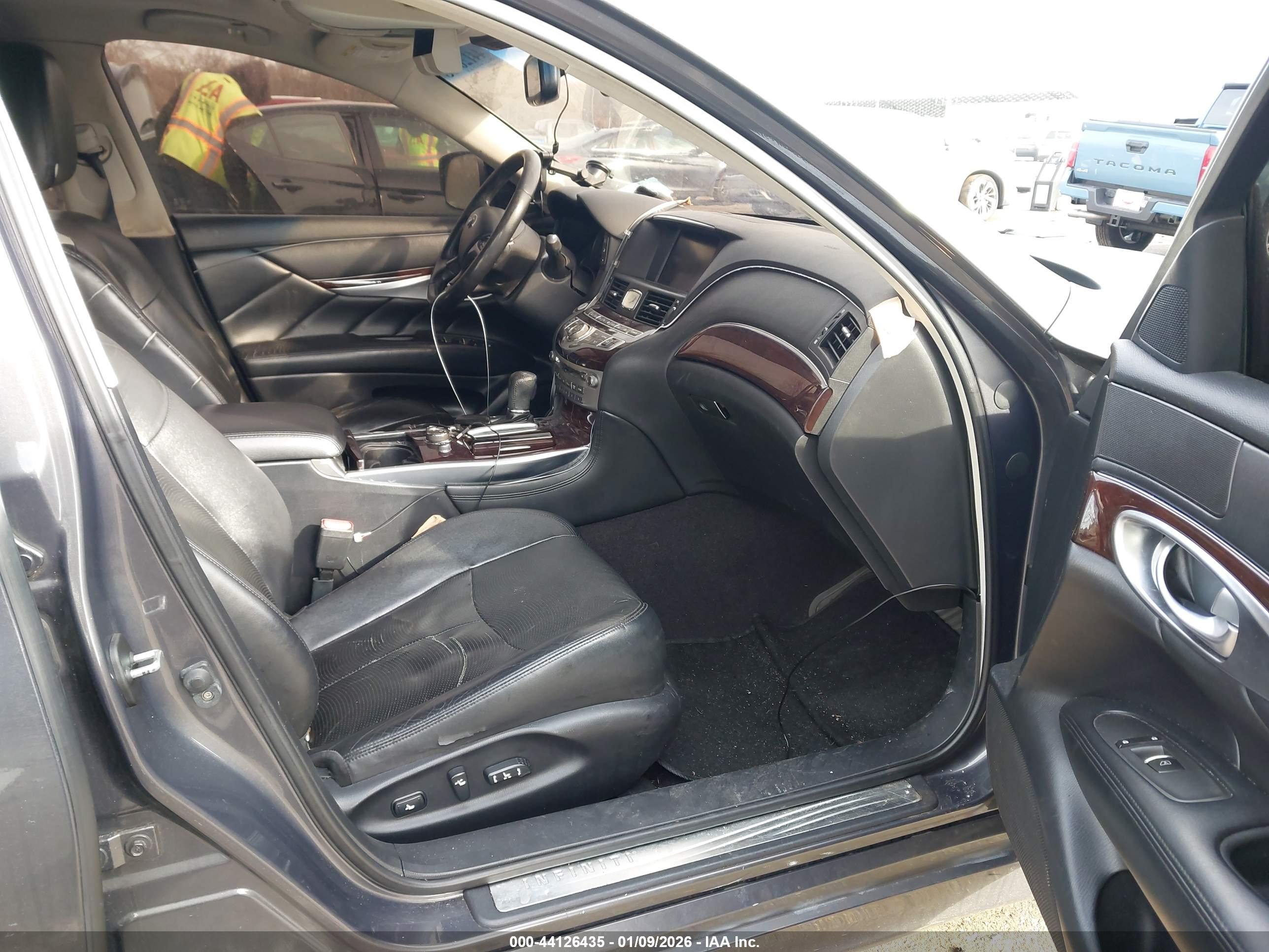 INFINITI M37X image 5