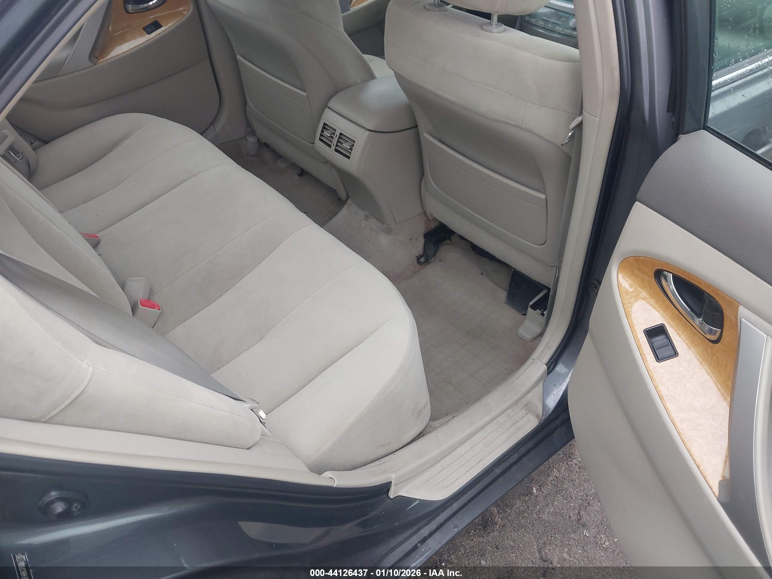 TOYOTA CAMRY image 8