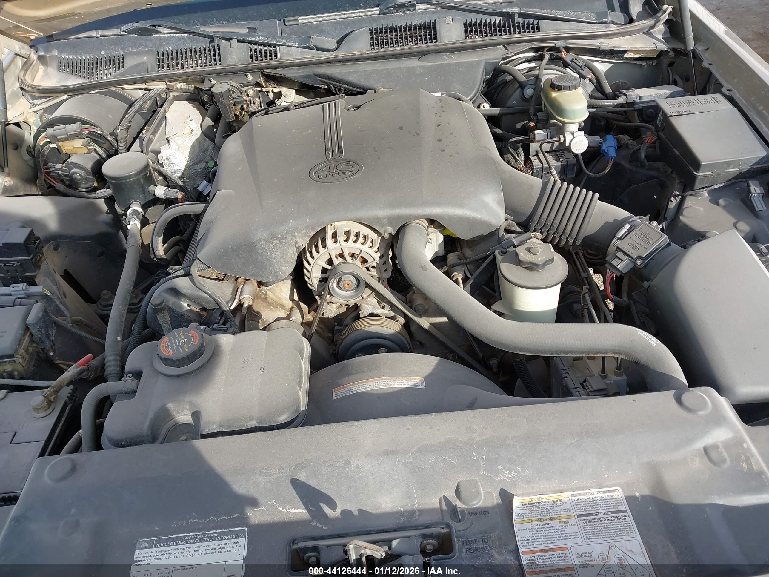 FORD CROWN image 10