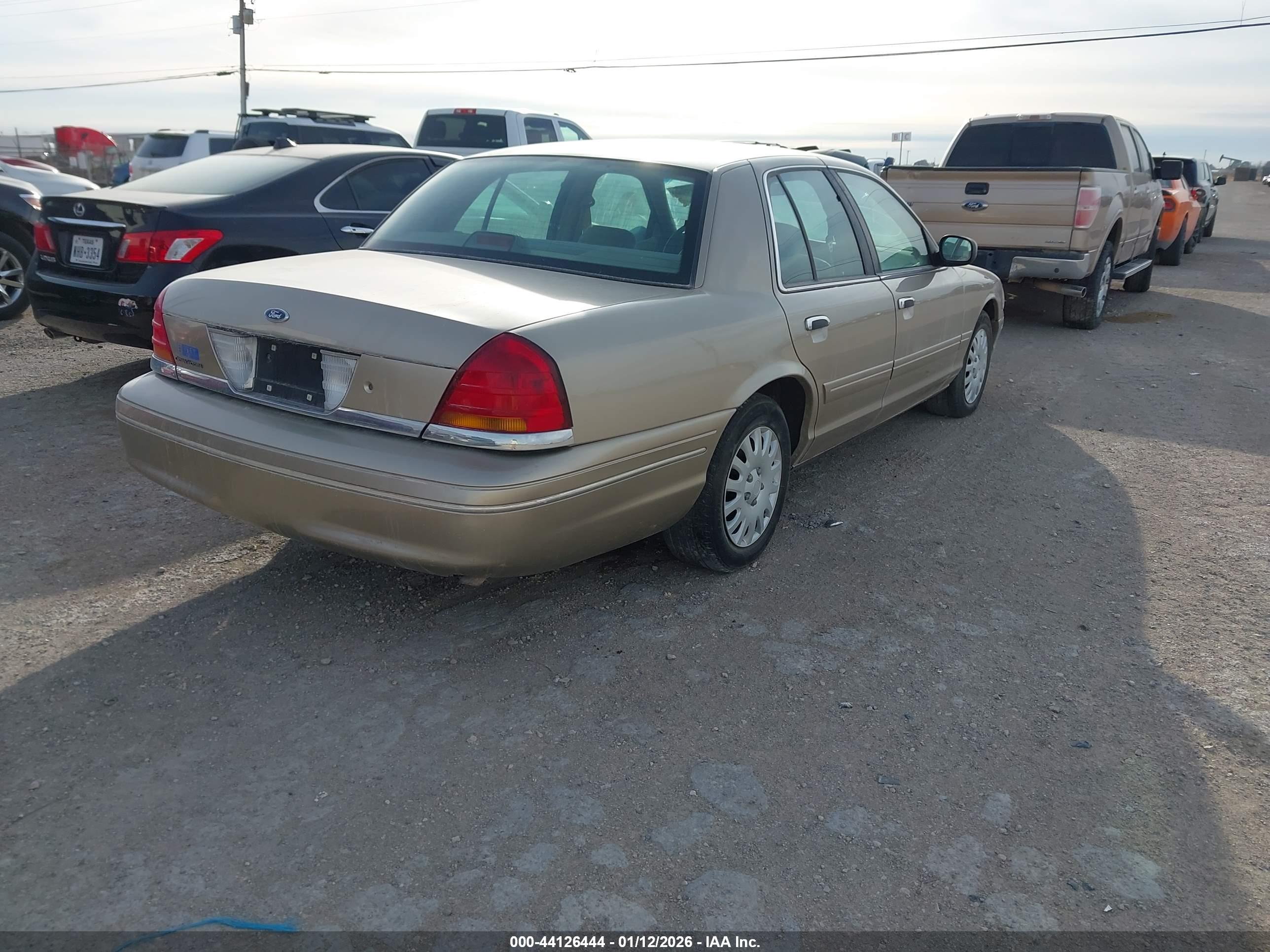 FORD CROWN image 4