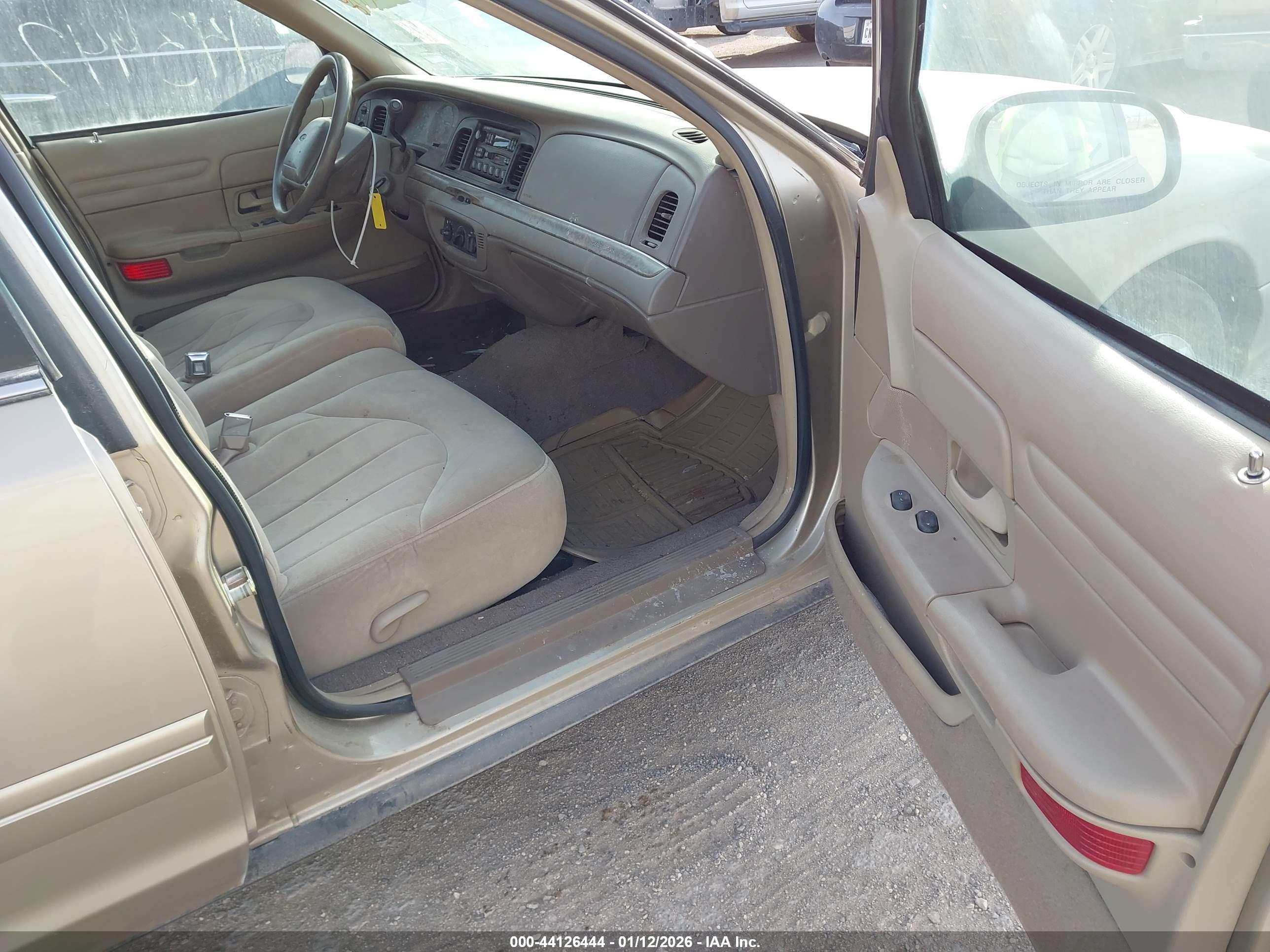 FORD CROWN image 5