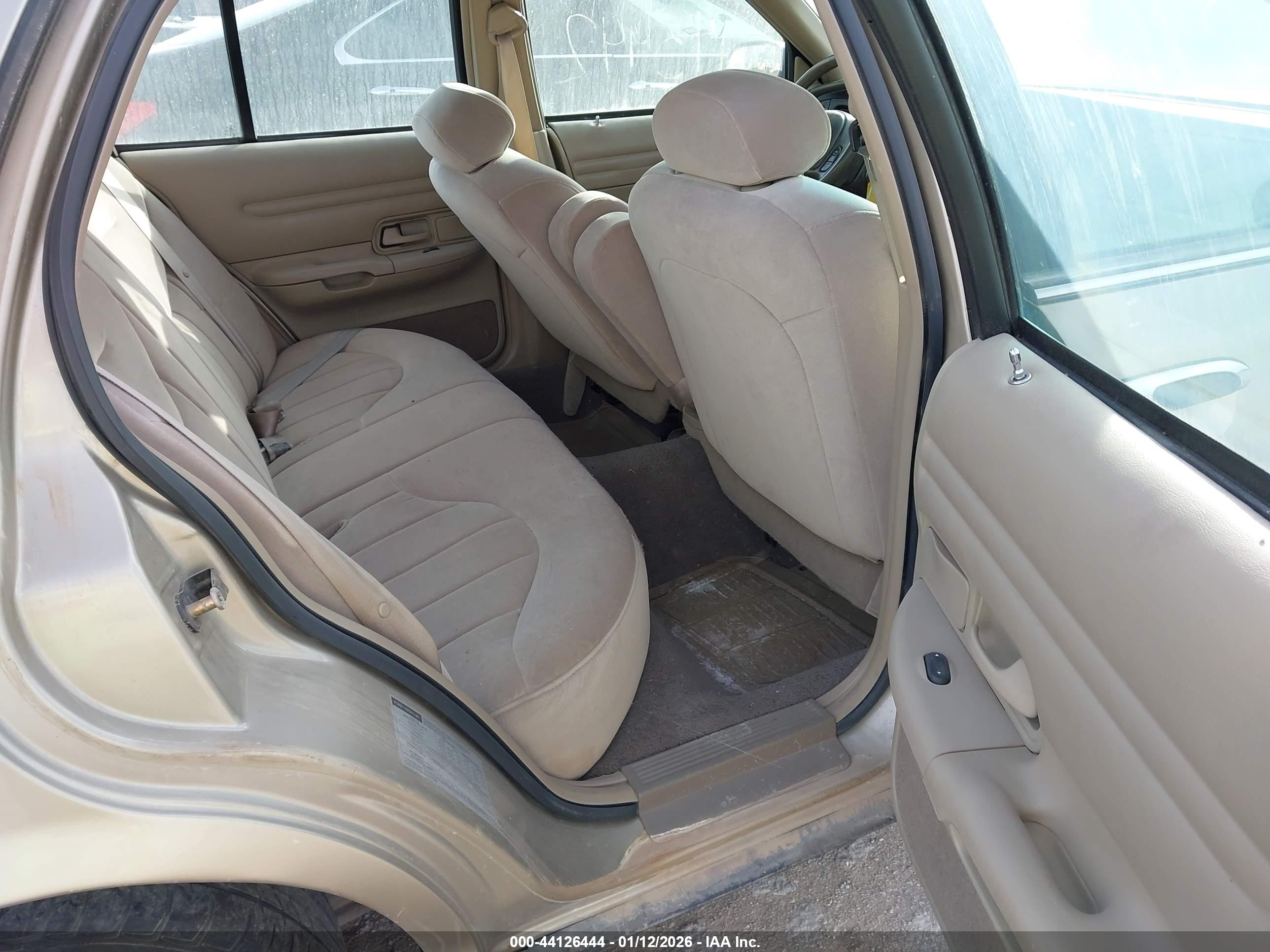 FORD CROWN image 8