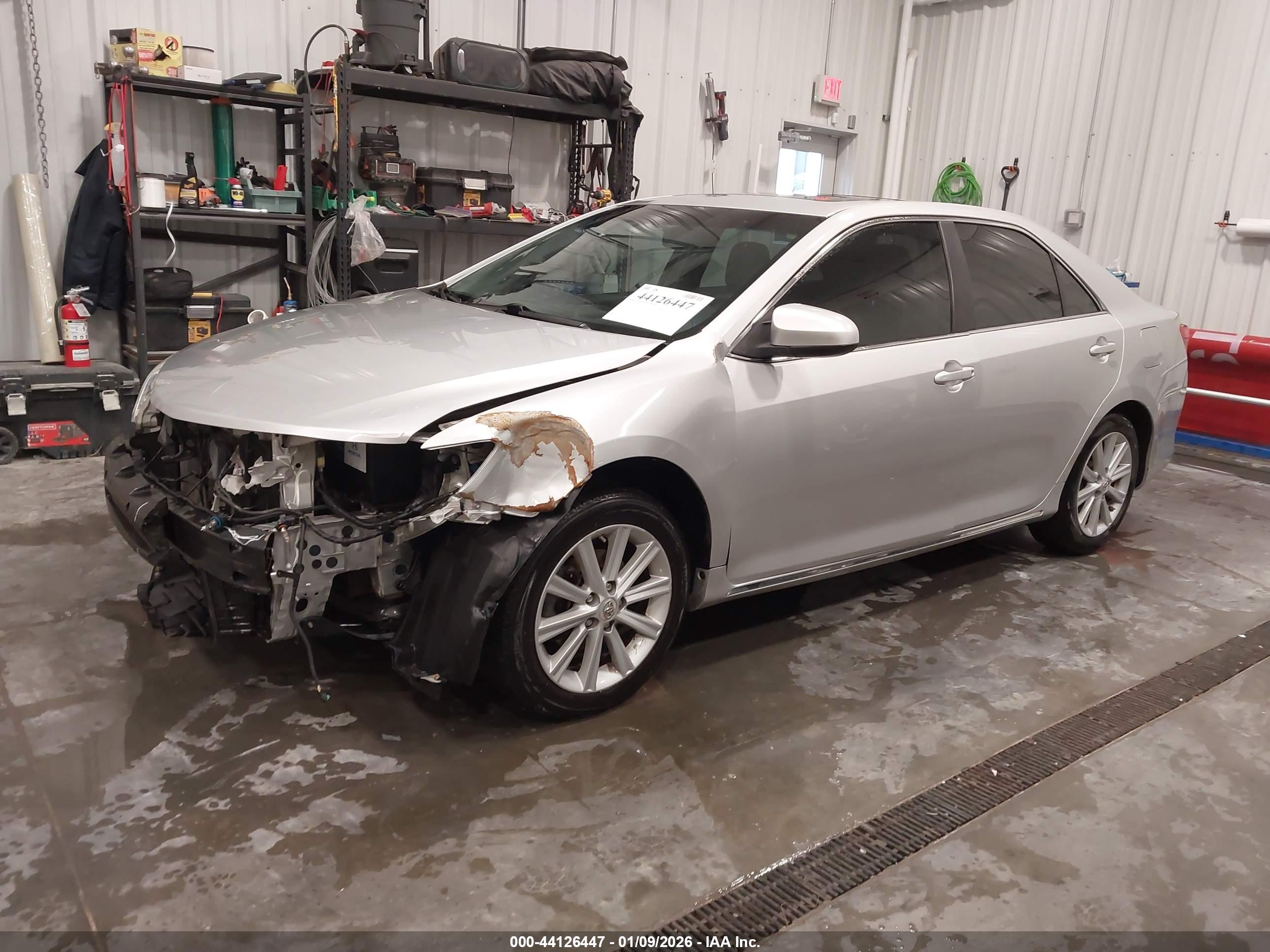 TOYOTA CAMRY image 2