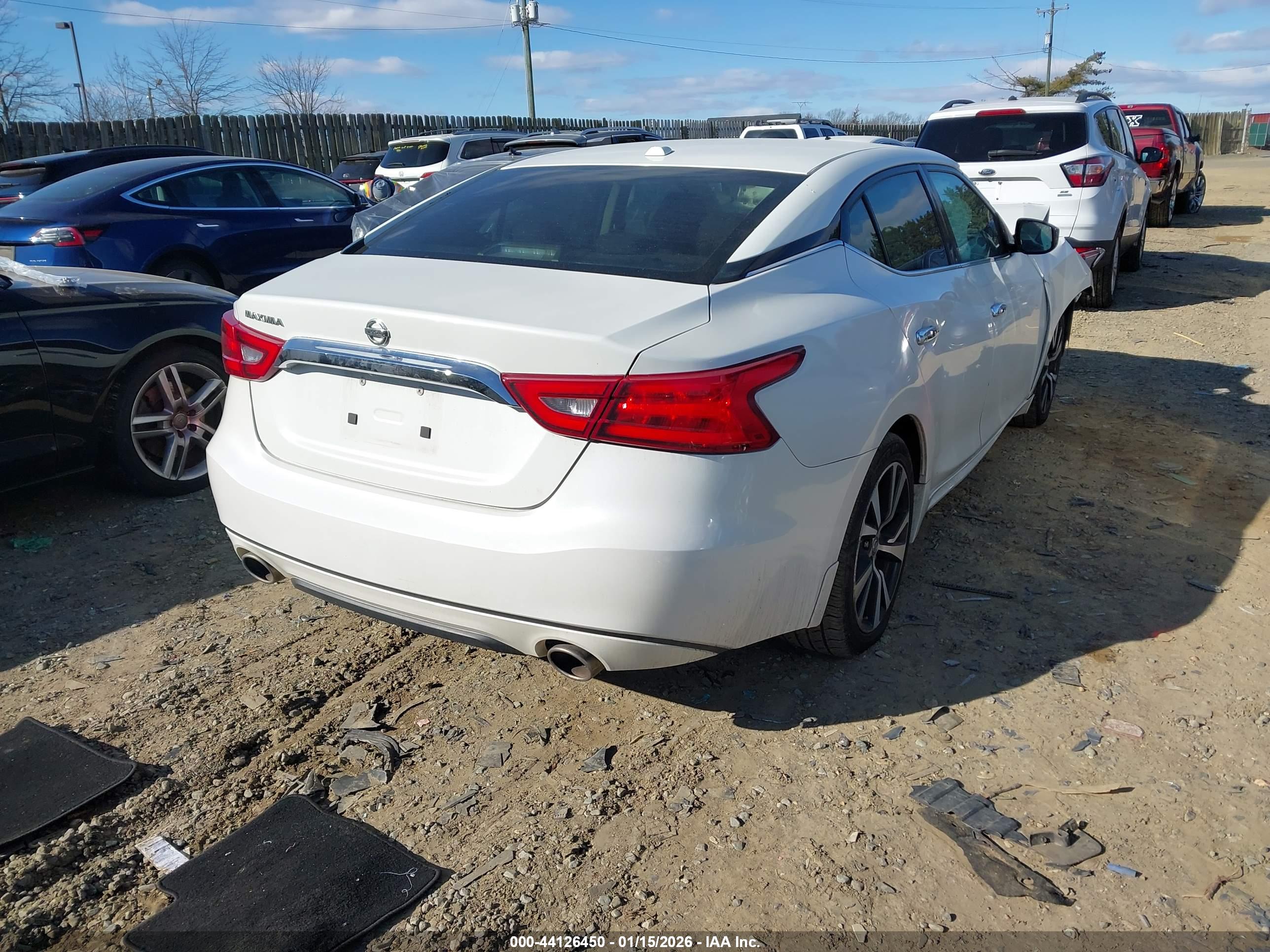 NISSAN MAXIMA image 4
