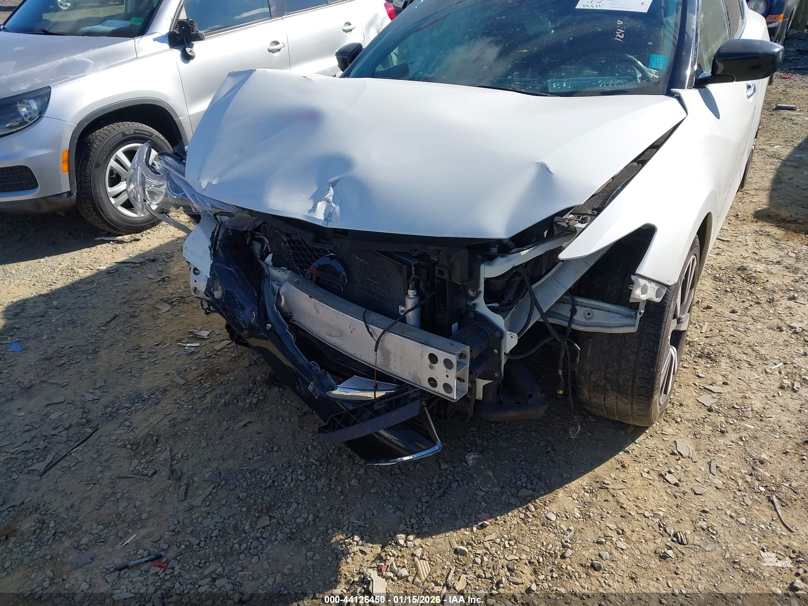 NISSAN MAXIMA image 6