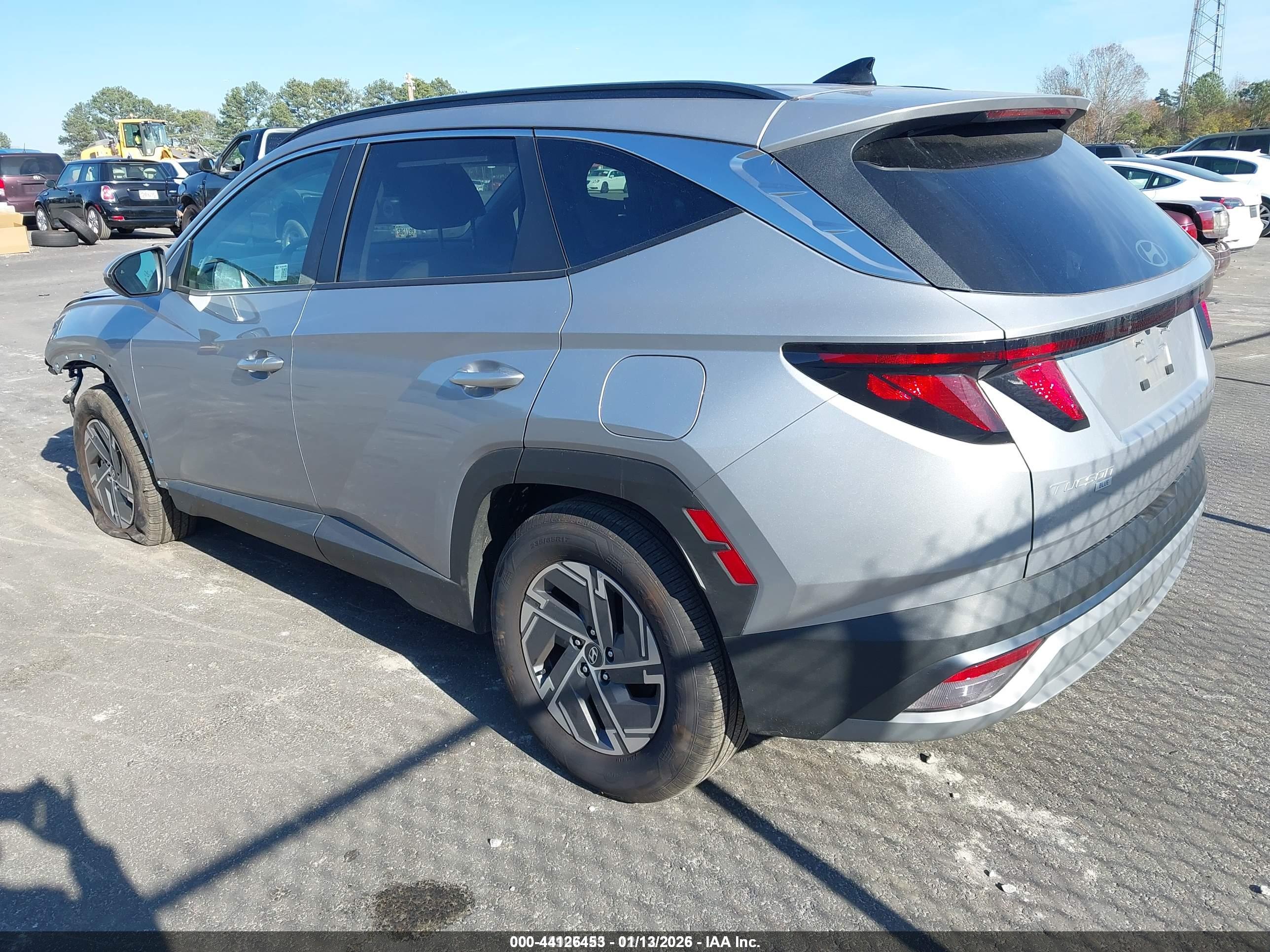 HYUNDAI TUCSON image 3