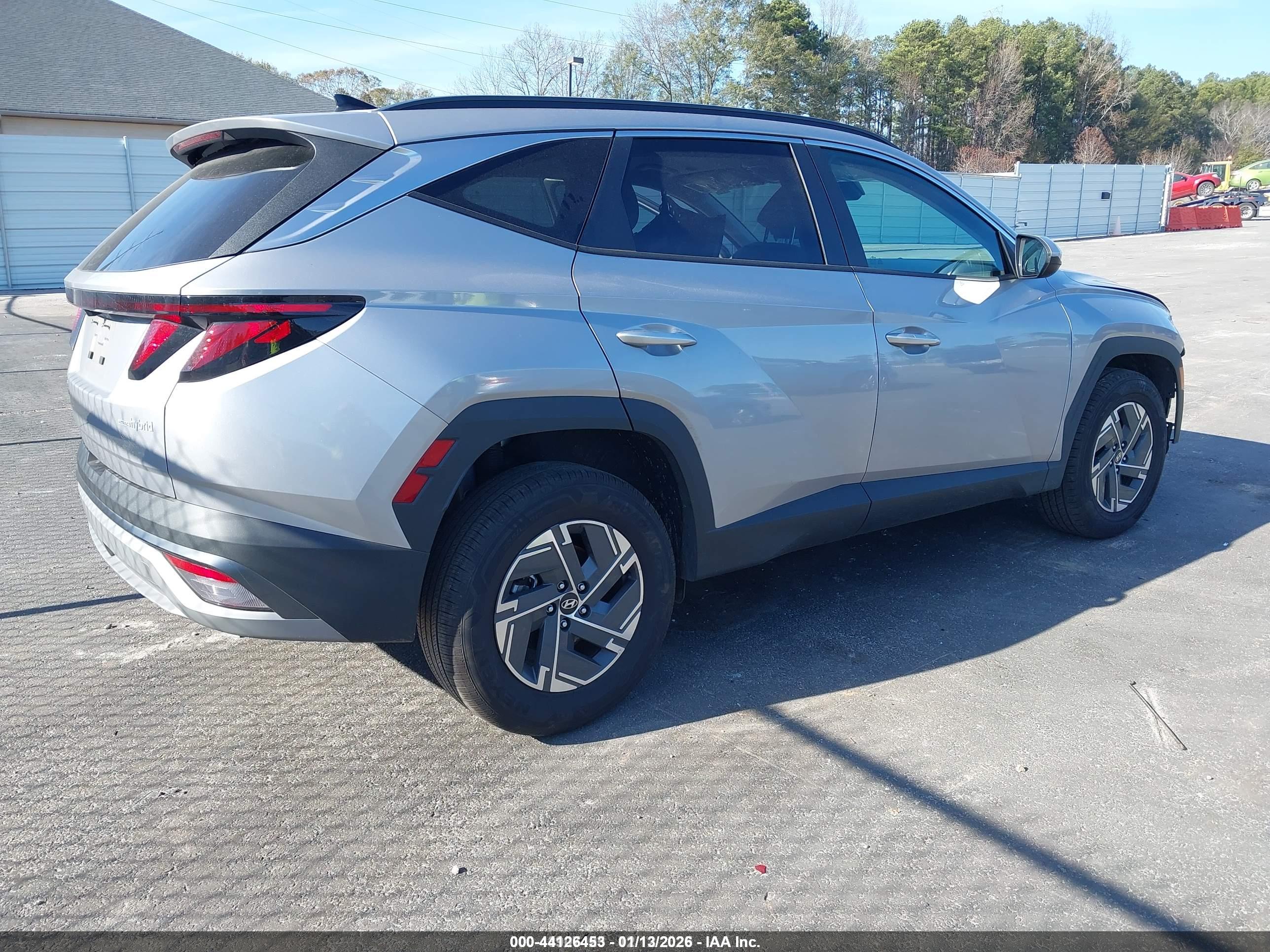 HYUNDAI TUCSON image 4
