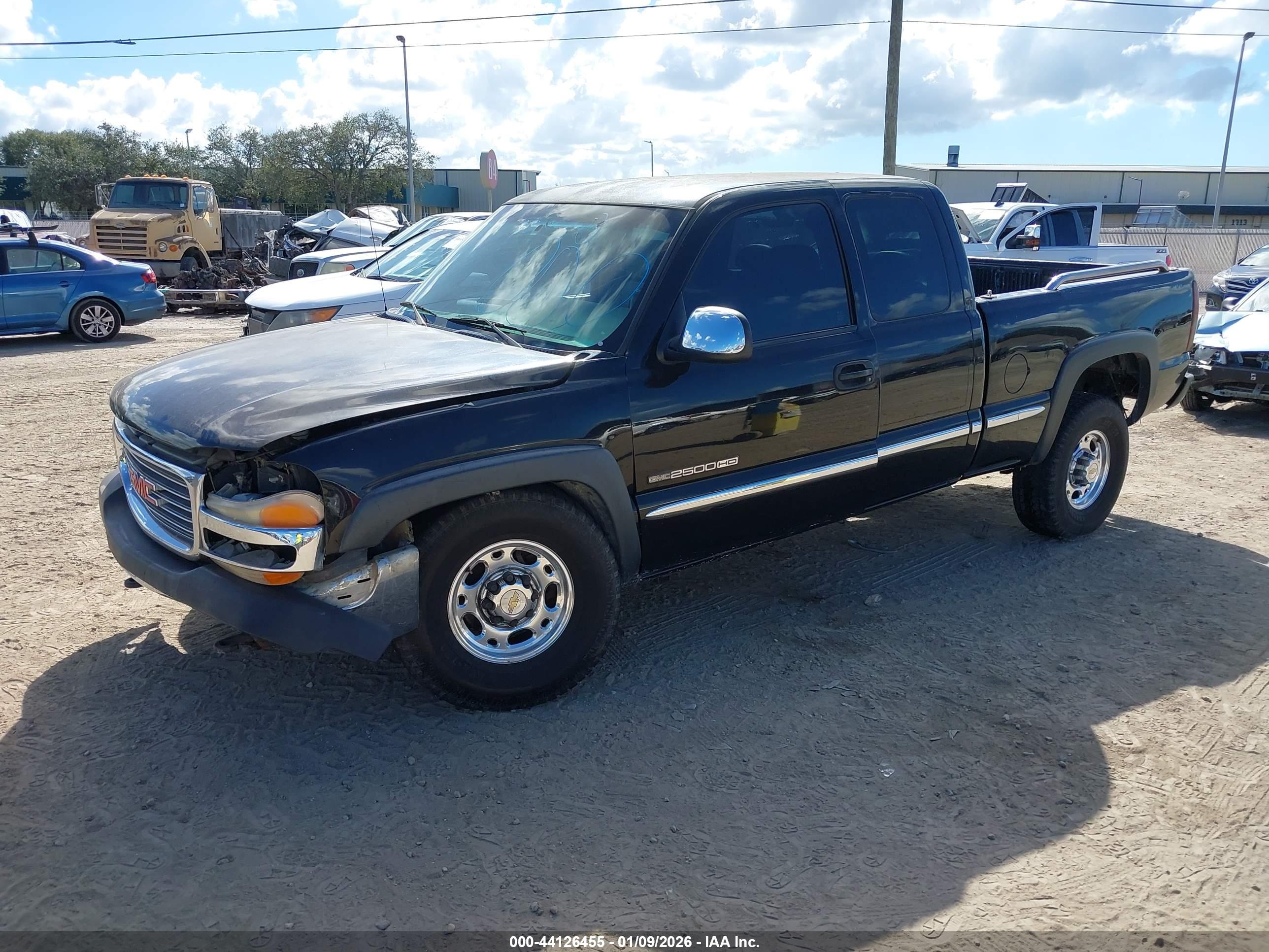 GMC SIERRA image 2
