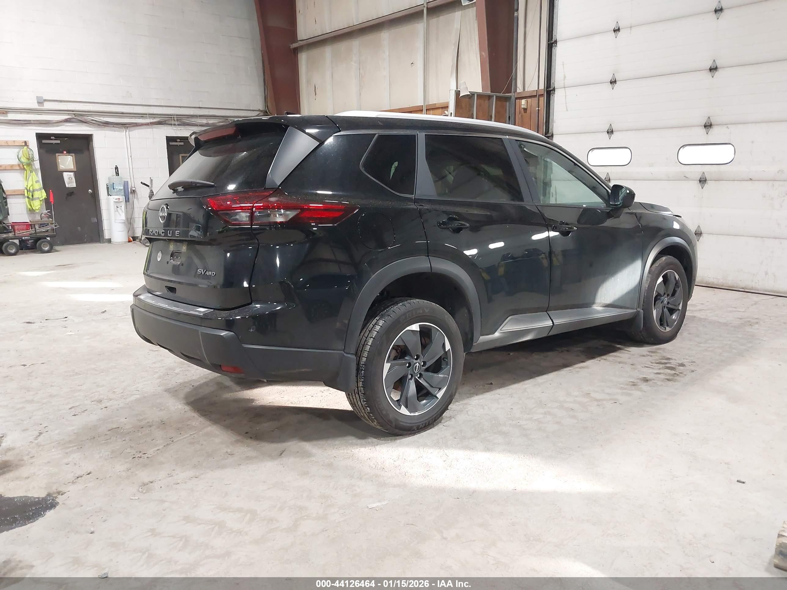 NISSAN ROGUE image 4