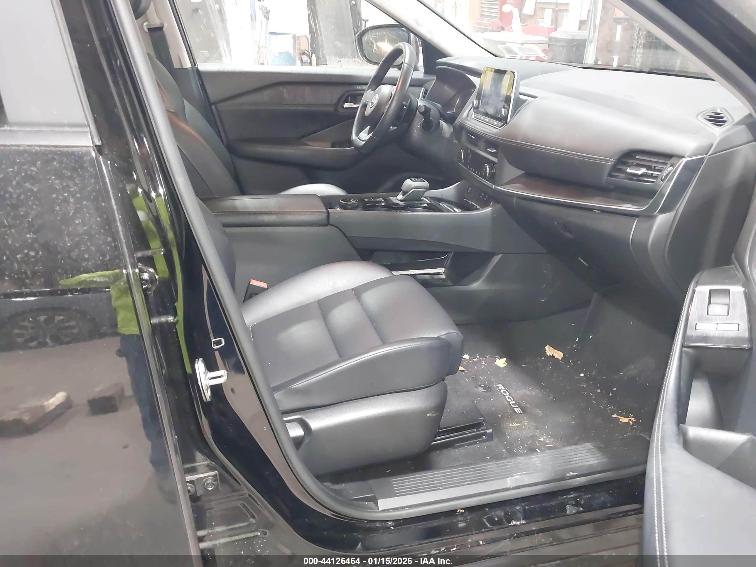NISSAN ROGUE image 5
