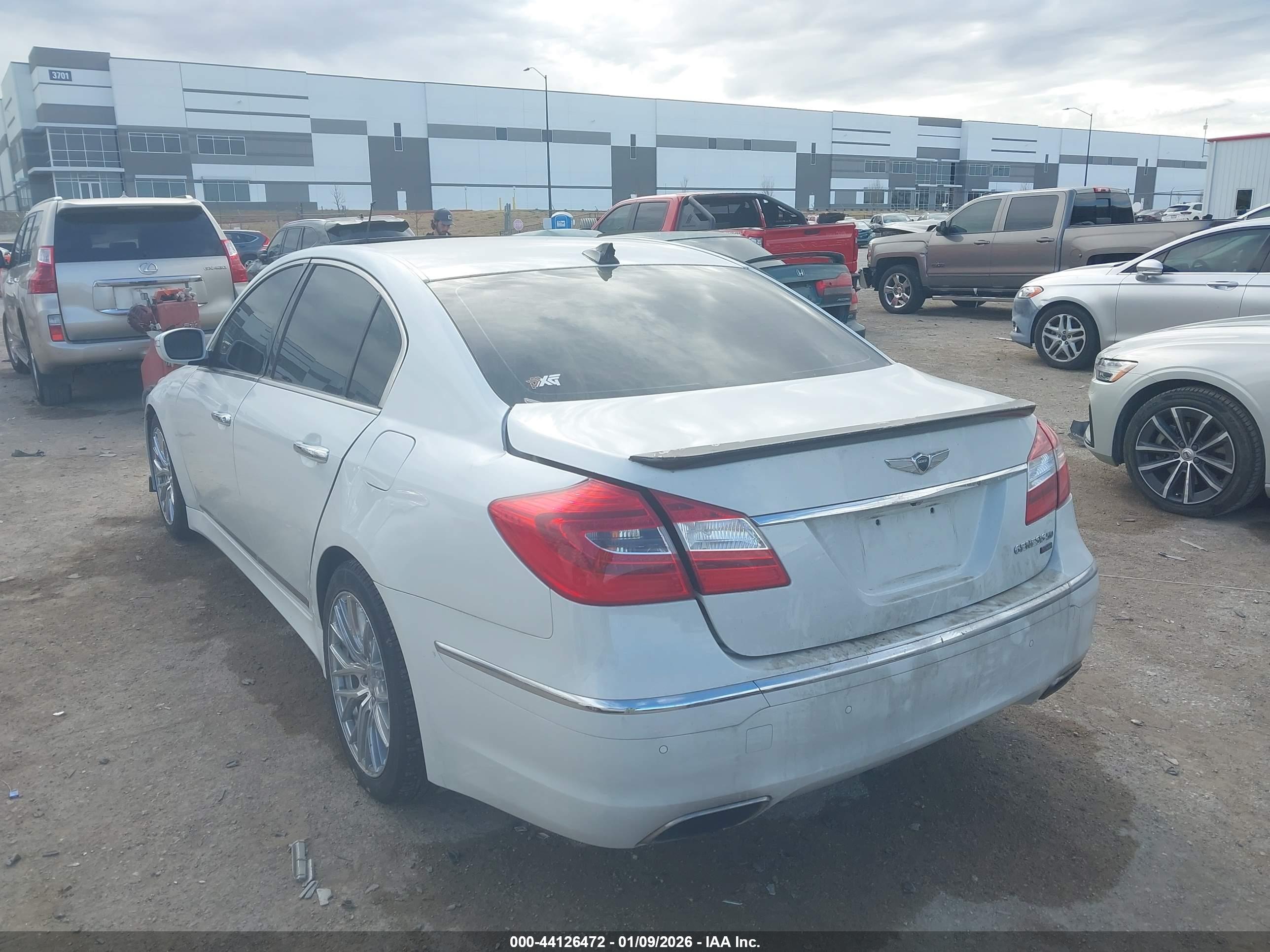 HYUNDAI GENESIS image 3