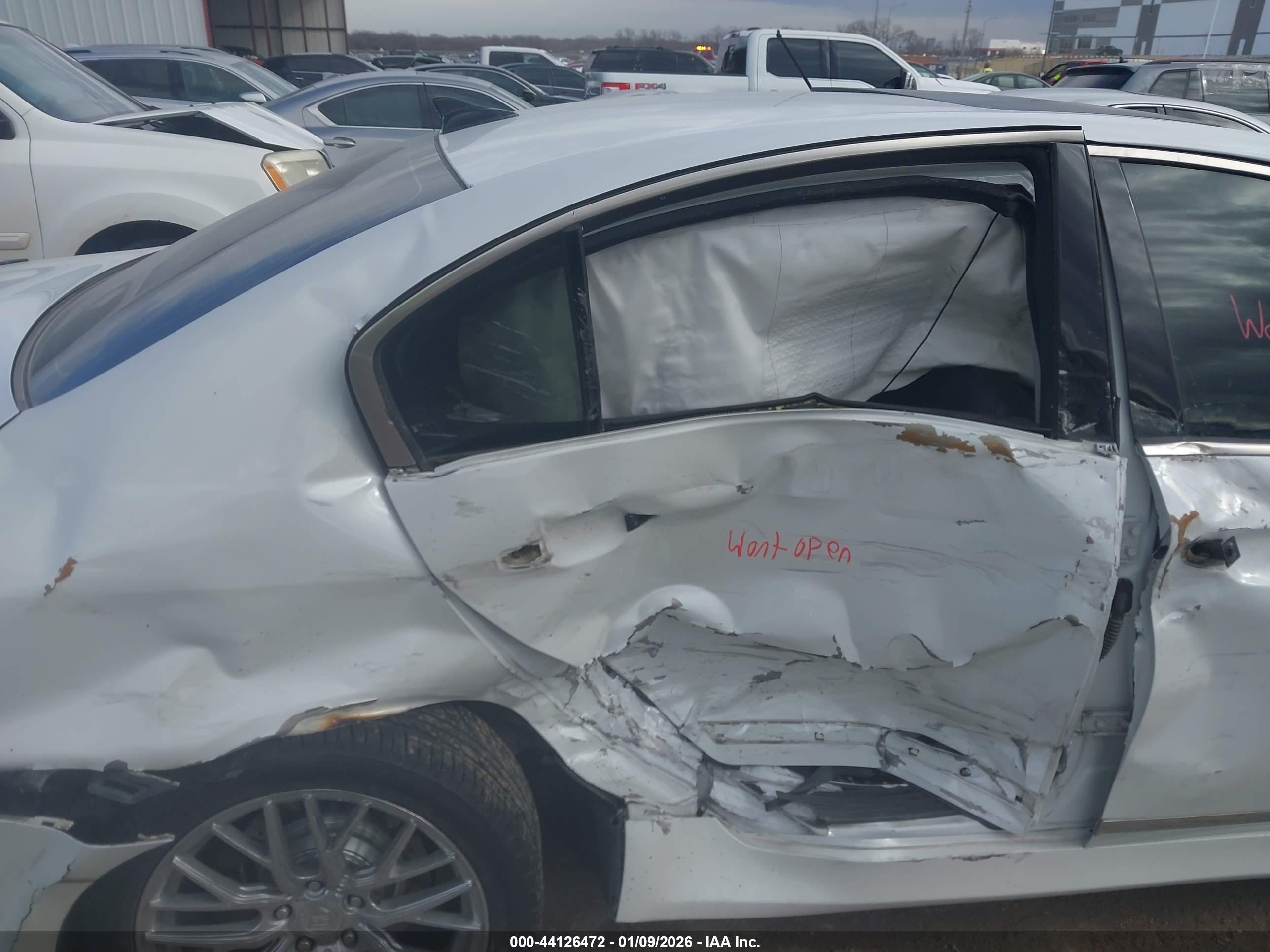 HYUNDAI GENESIS image 6