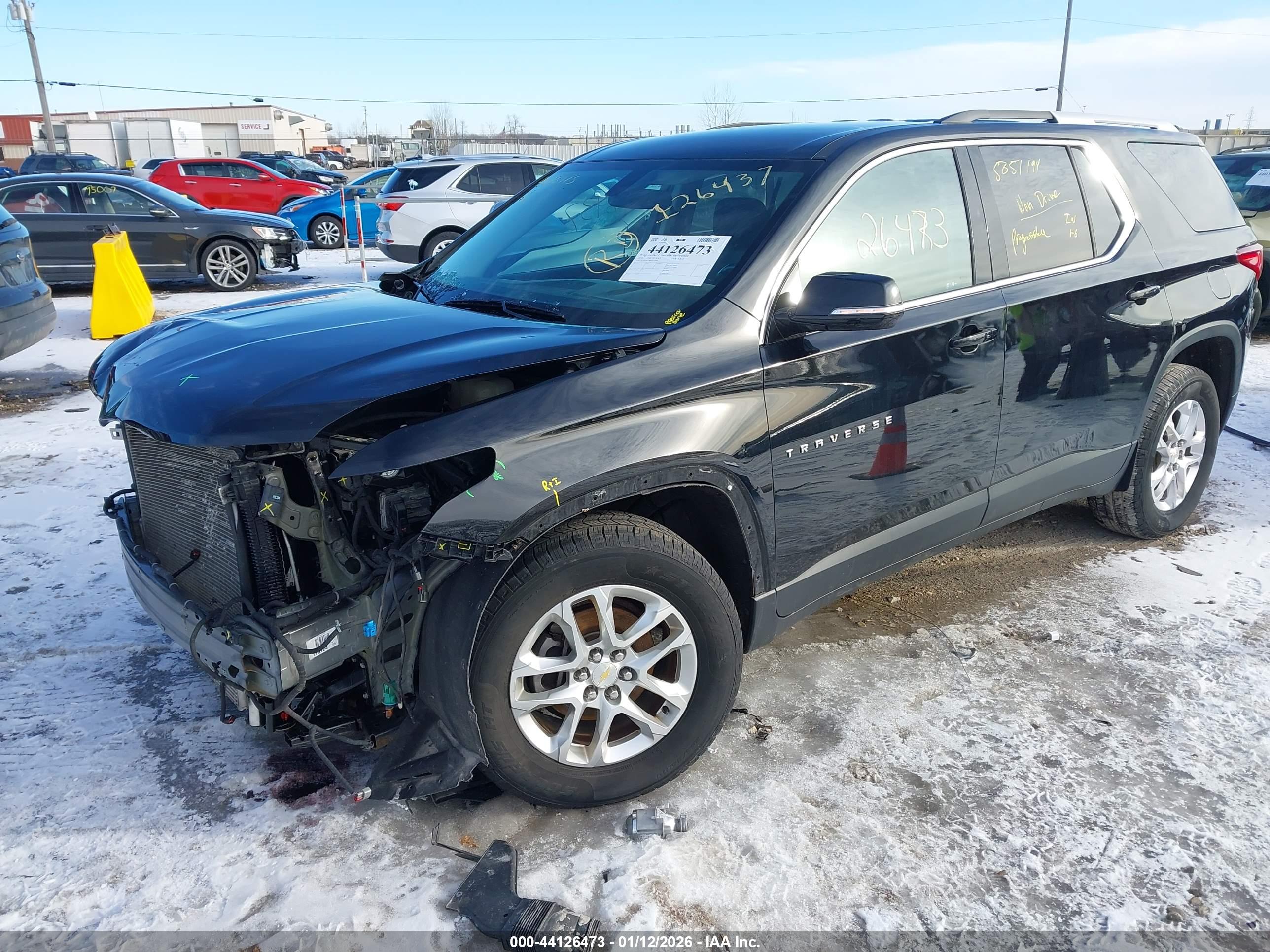 CHEVROLET TRAVERSE image 2