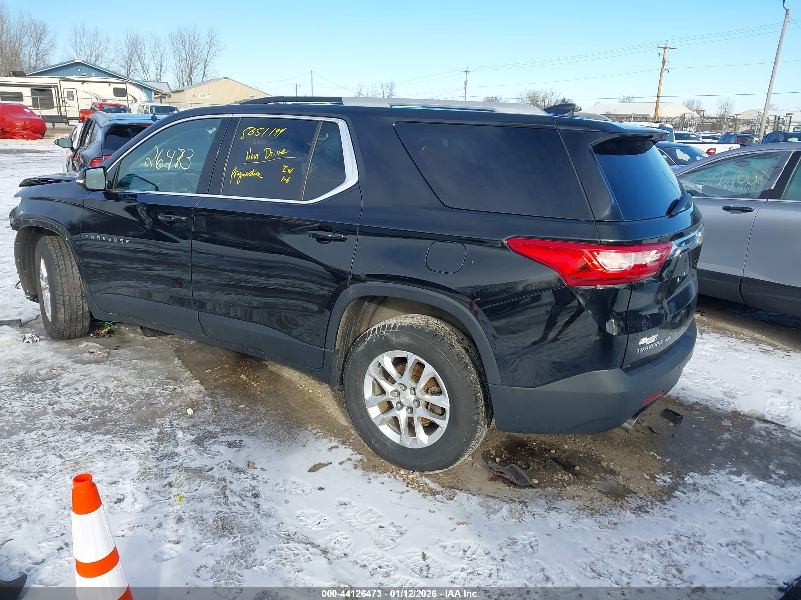 CHEVROLET TRAVERSE image 3