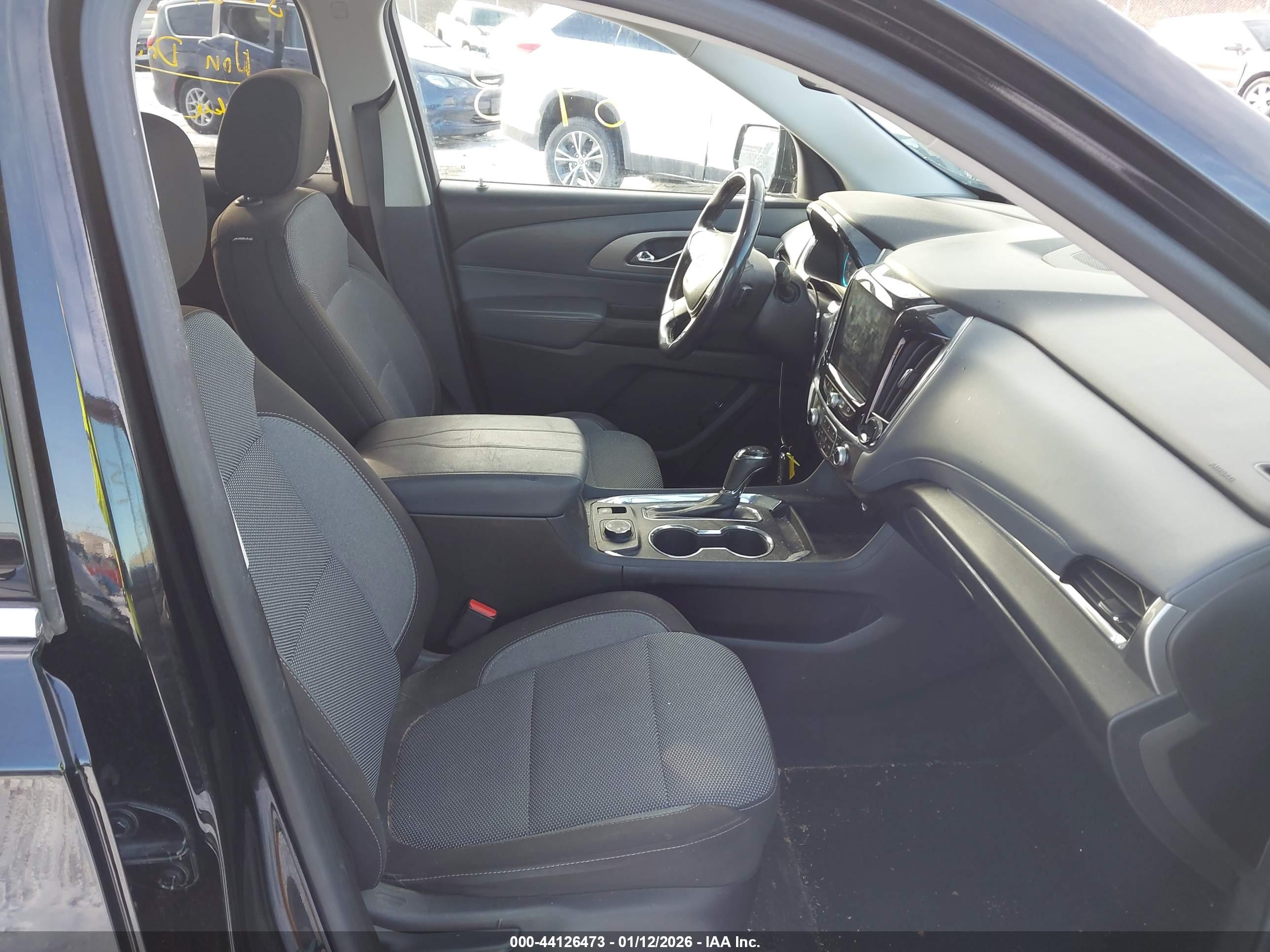CHEVROLET TRAVERSE image 5