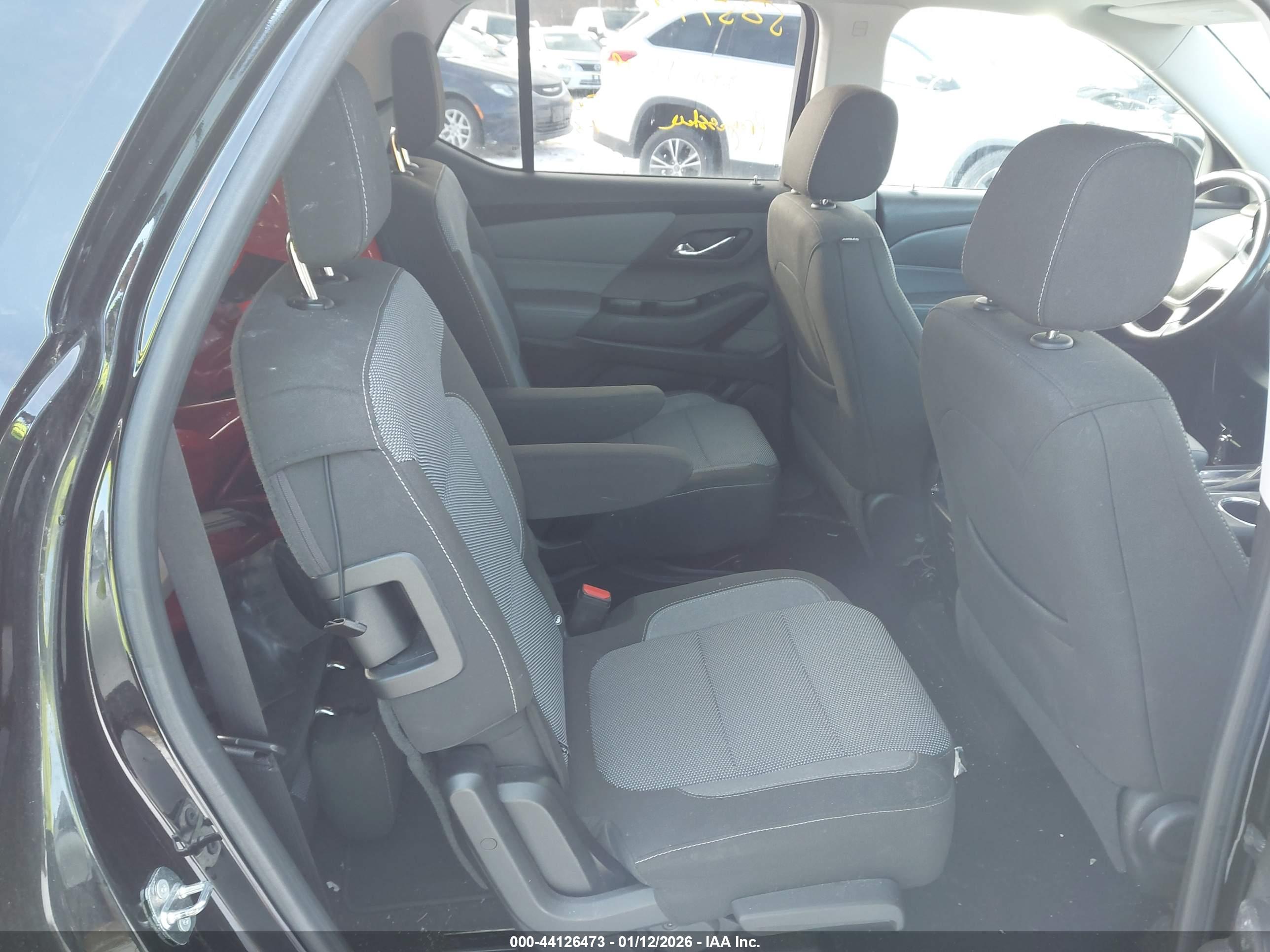 CHEVROLET TRAVERSE image 8