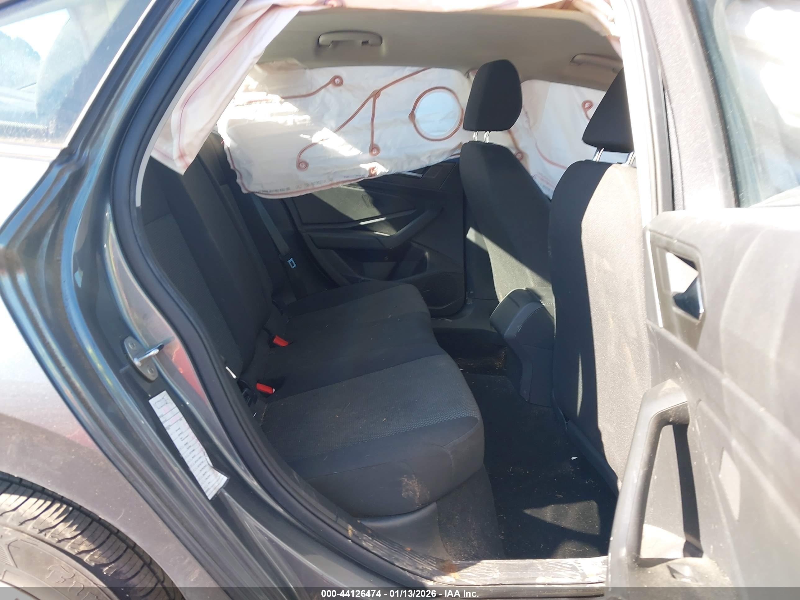 VOLKSWAGEN JETTA image 8