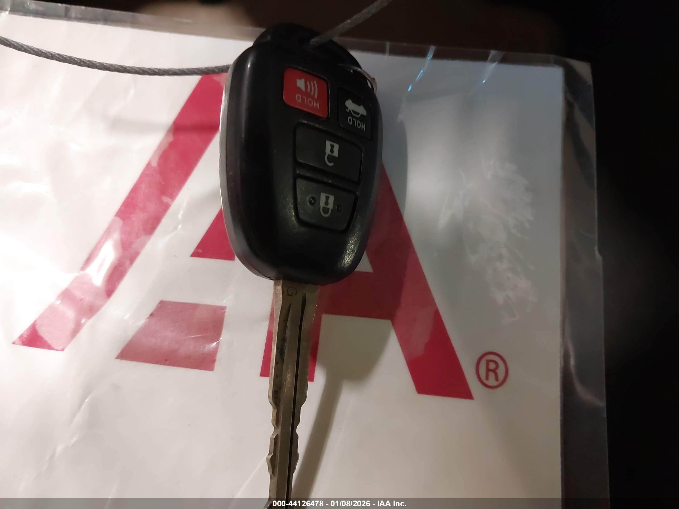 TOYOTA CAMRY image 11