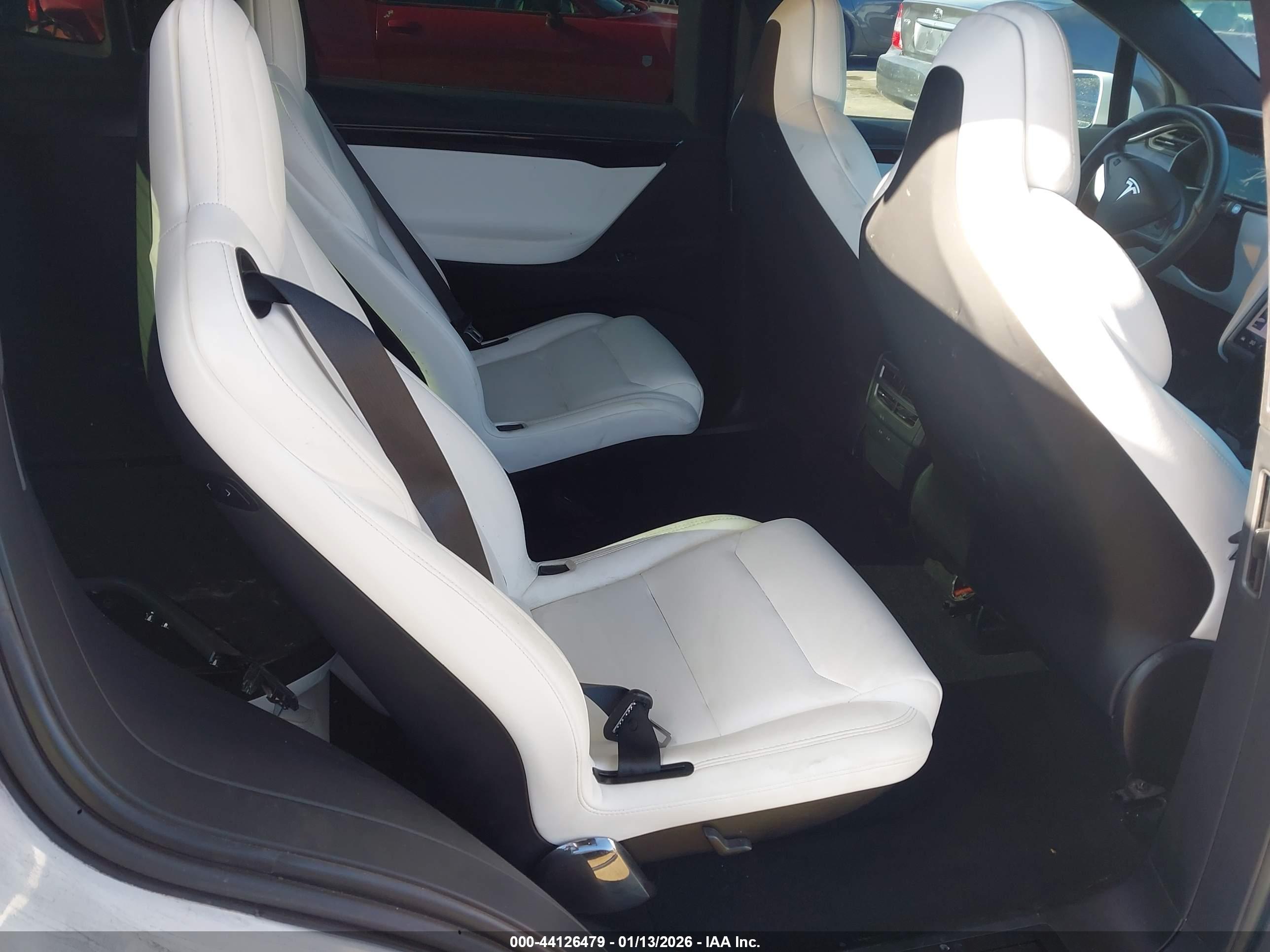 TESLA MODEL image 8