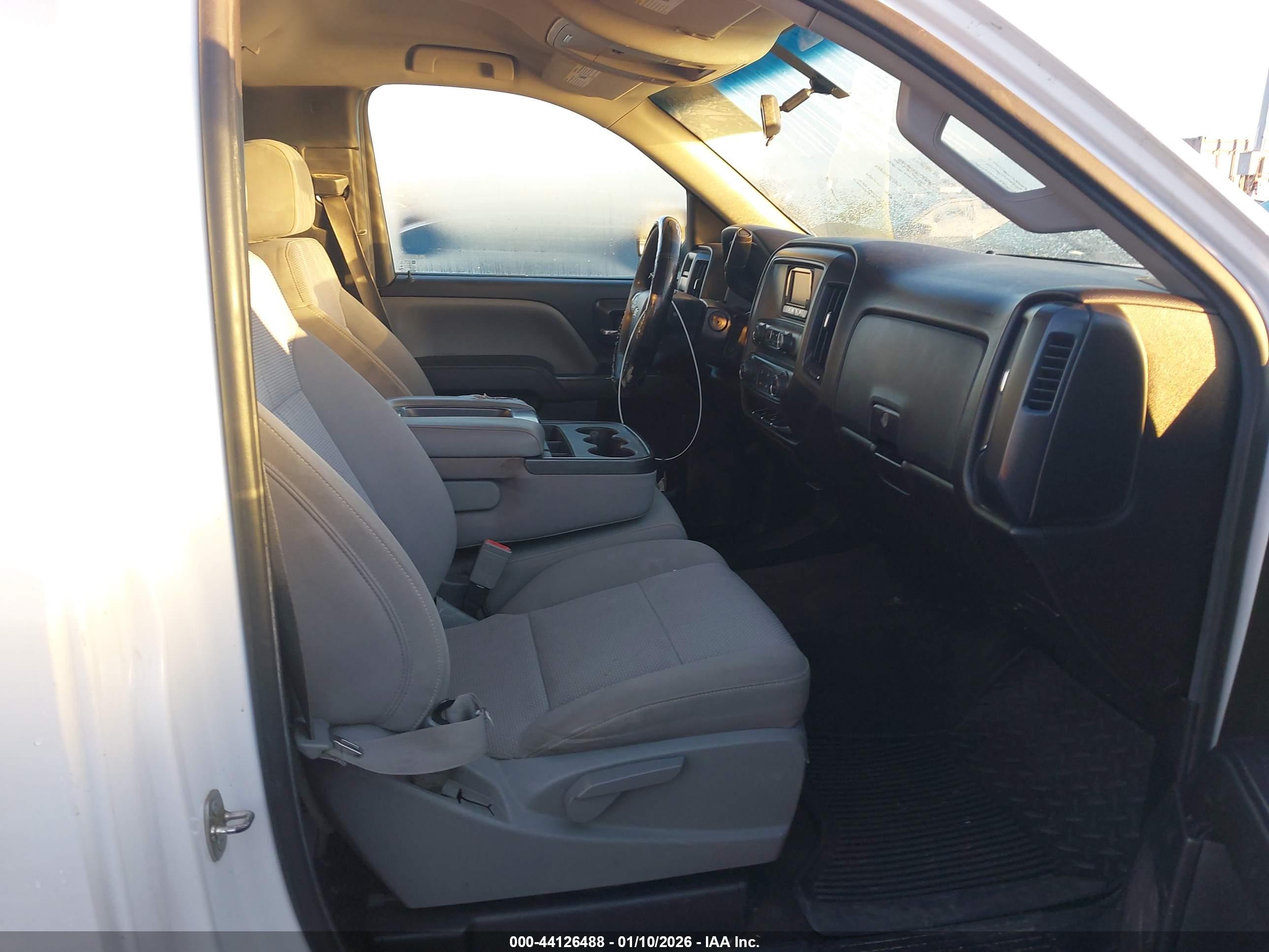 CHEVROLET SILVERADO image 5