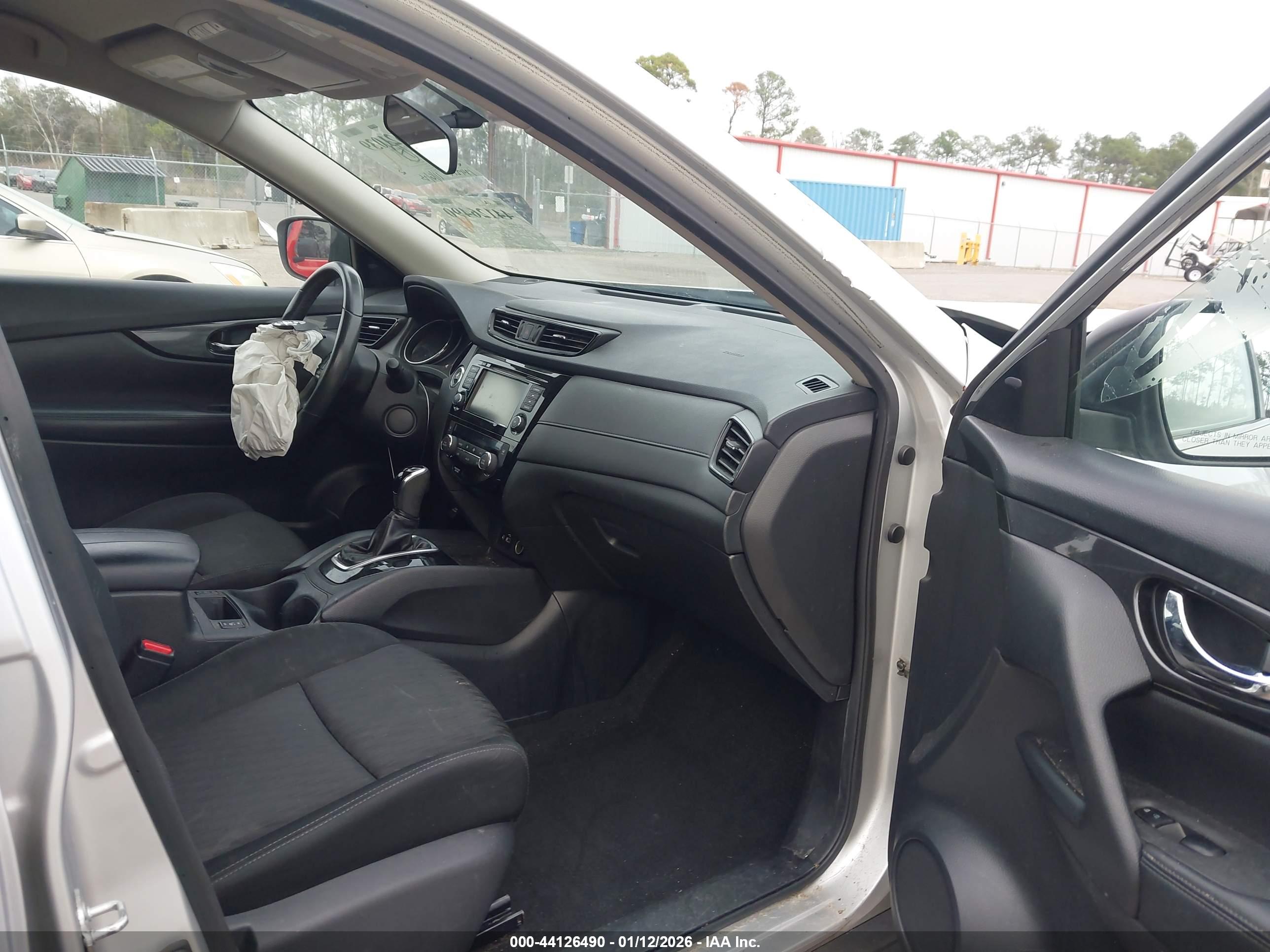 NISSAN ROGUE image 5