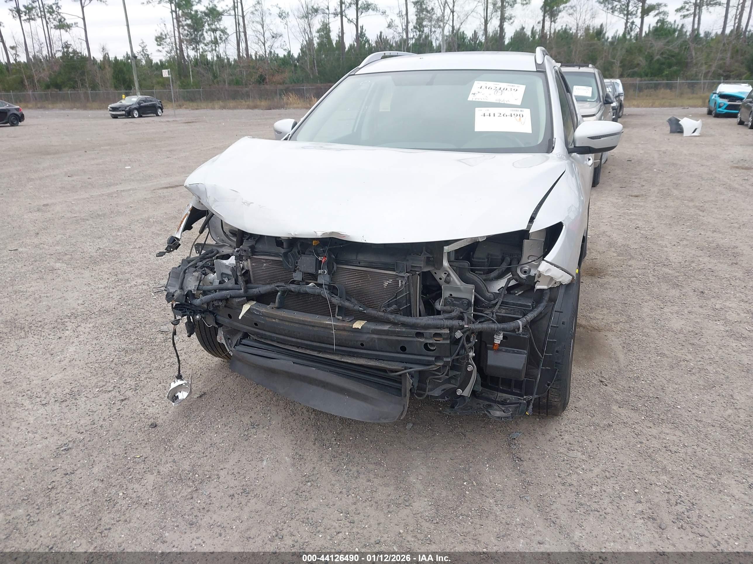 NISSAN ROGUE image 6