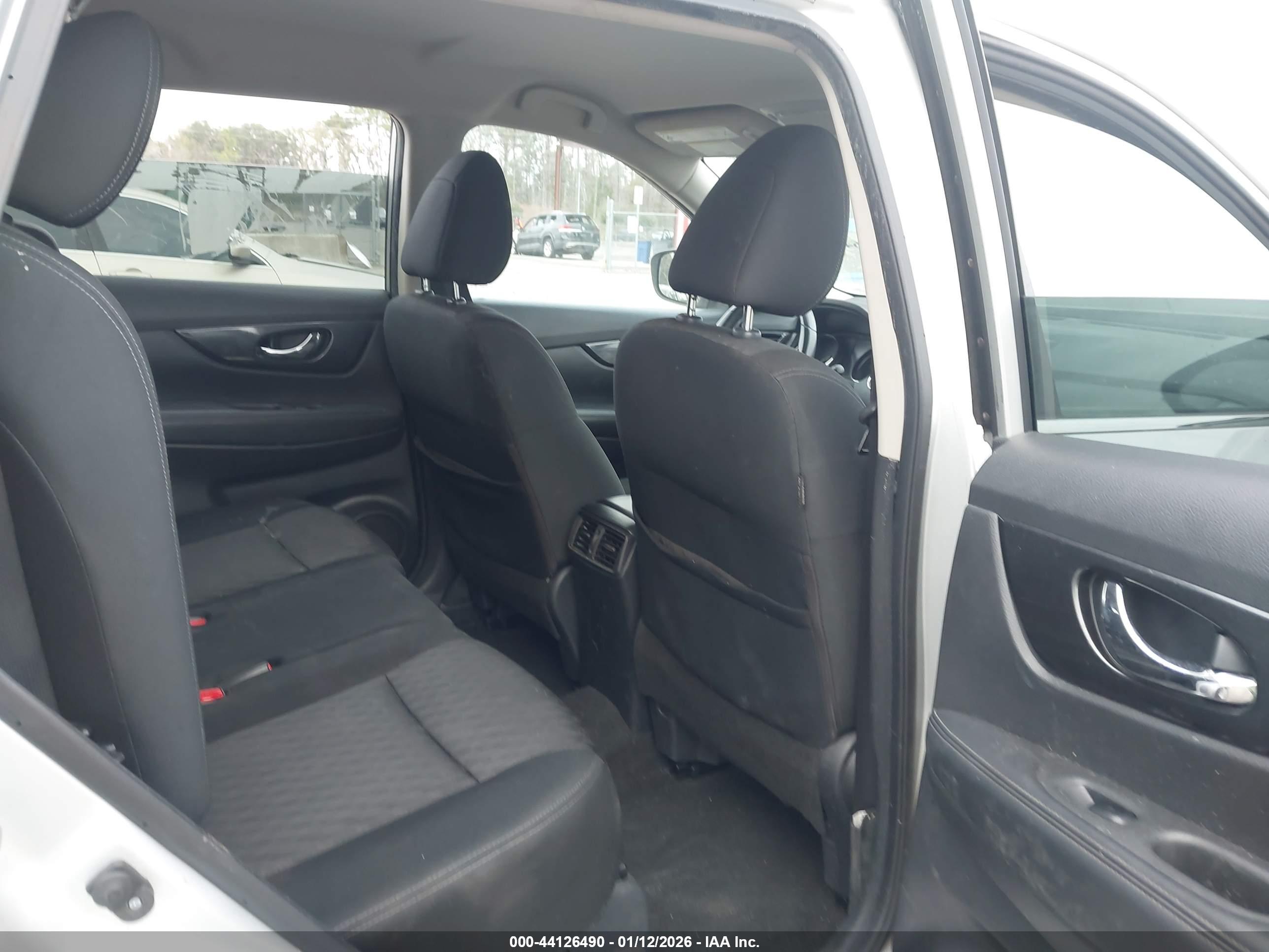 NISSAN ROGUE image 8