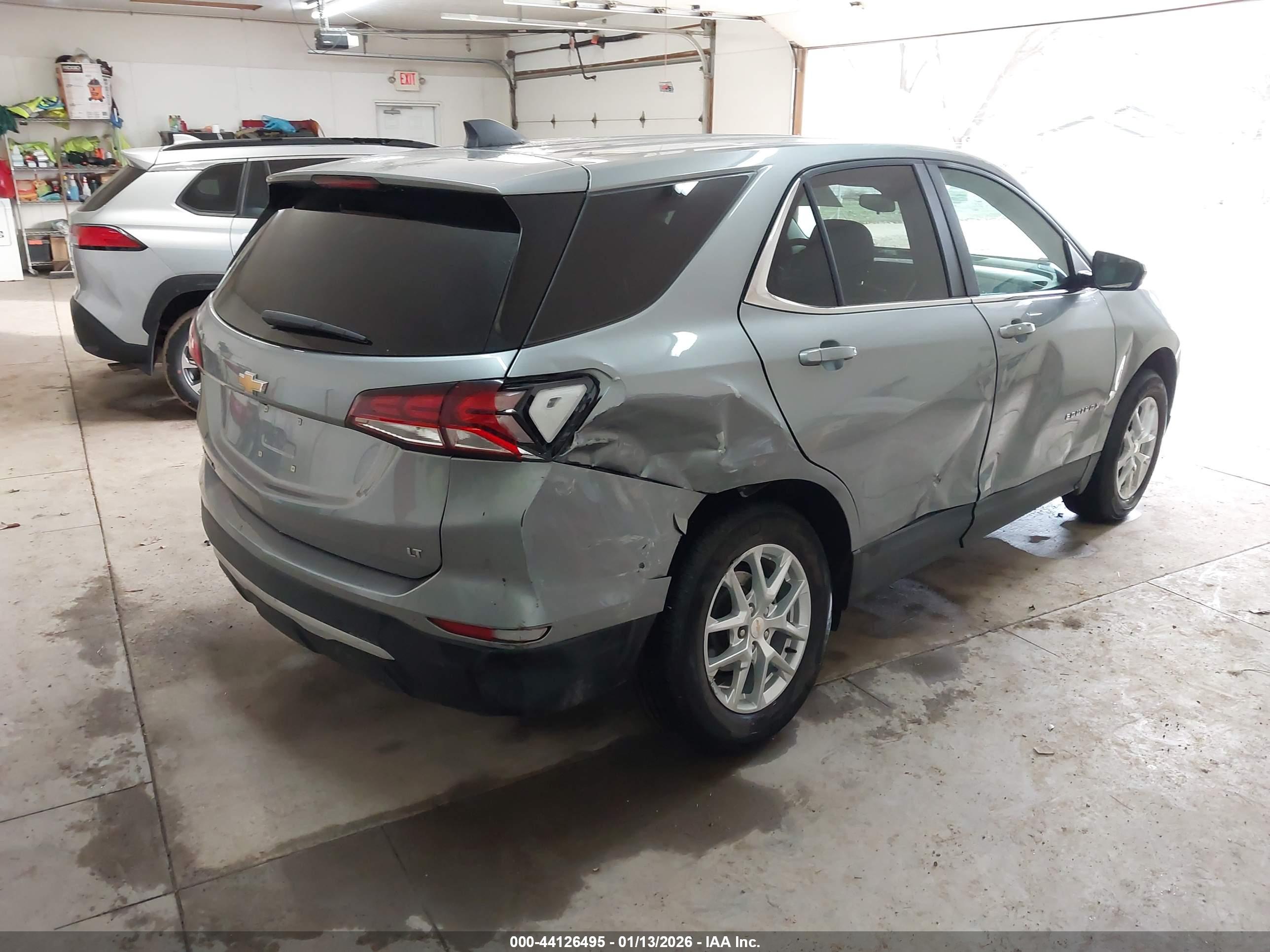 CHEVROLET EQUINOX image 4