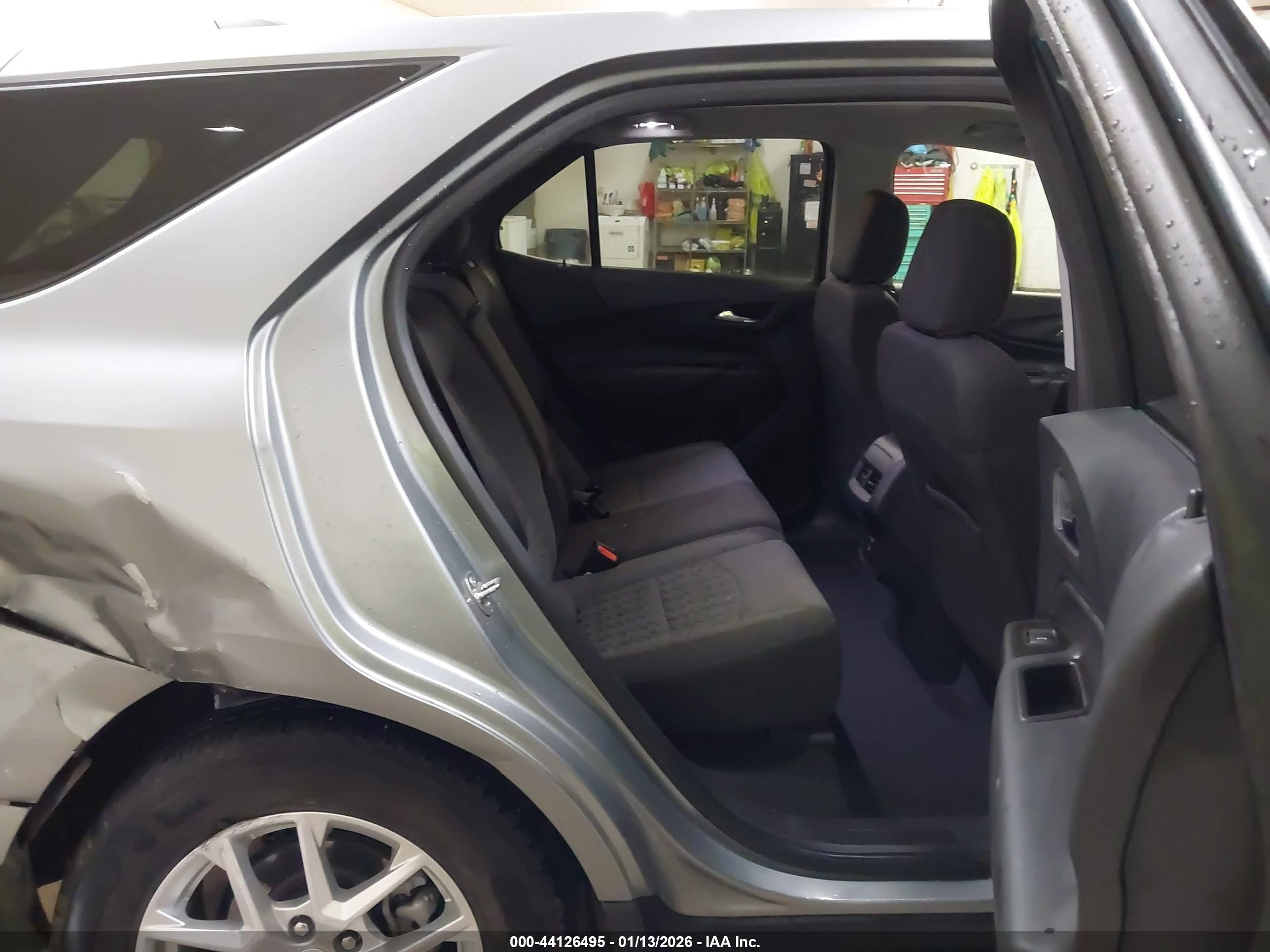 CHEVROLET EQUINOX image 8