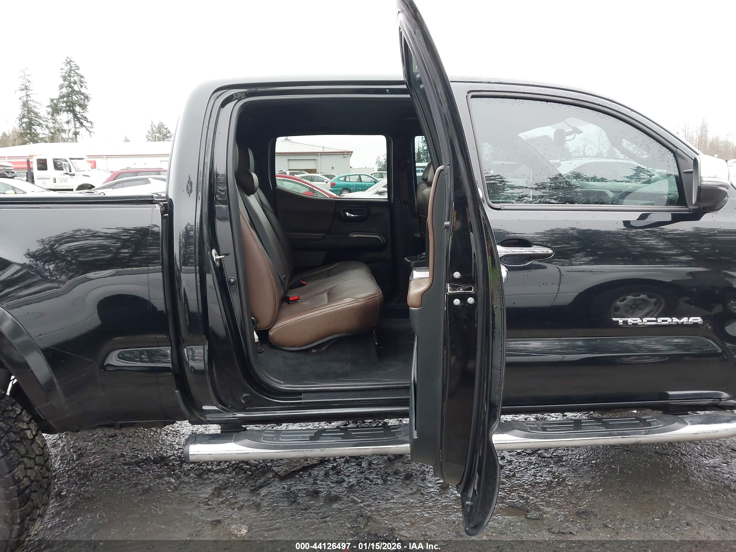TOYOTA TACOMA image 8