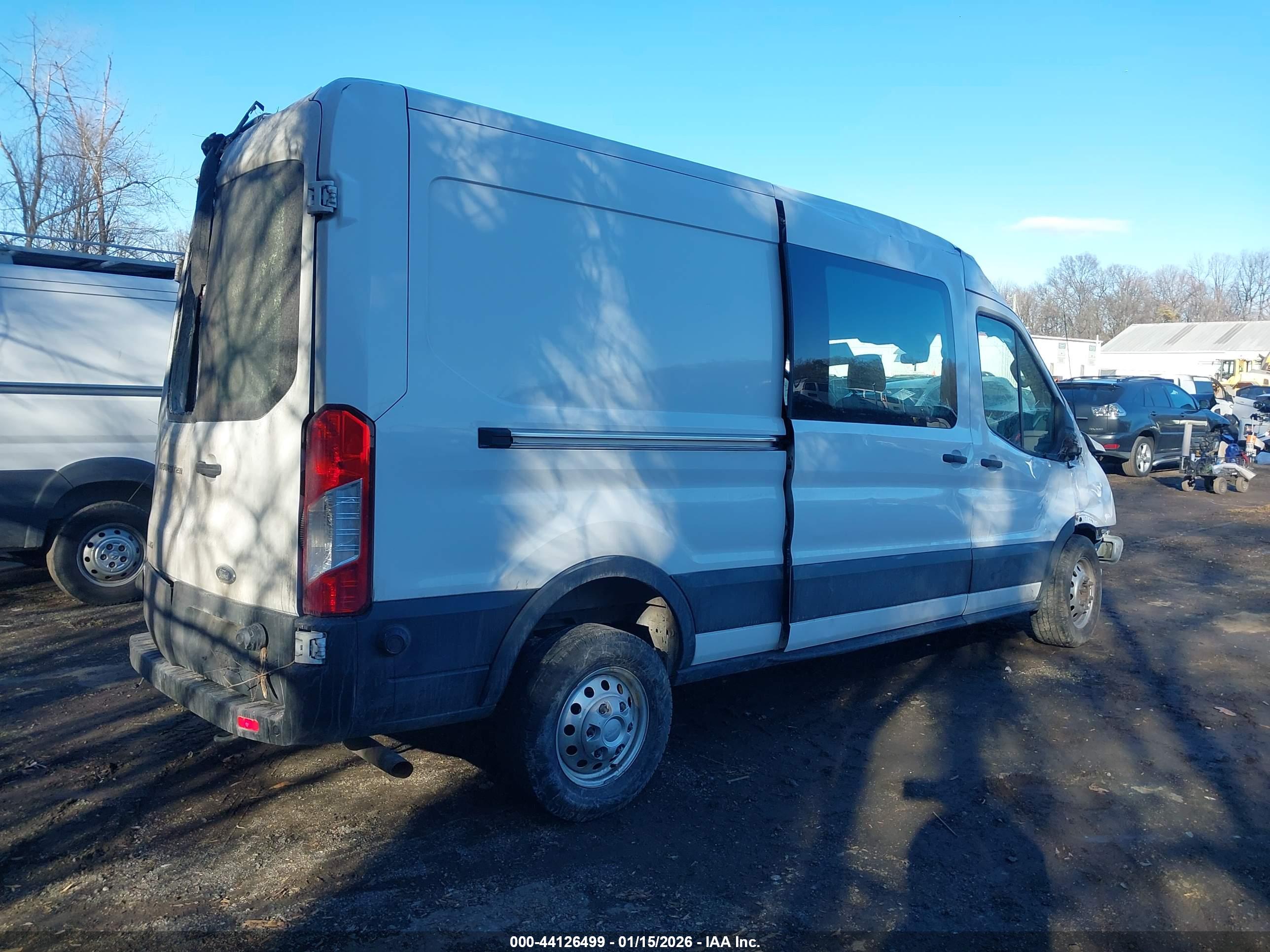 FORD TRANSIT-250 image 4
