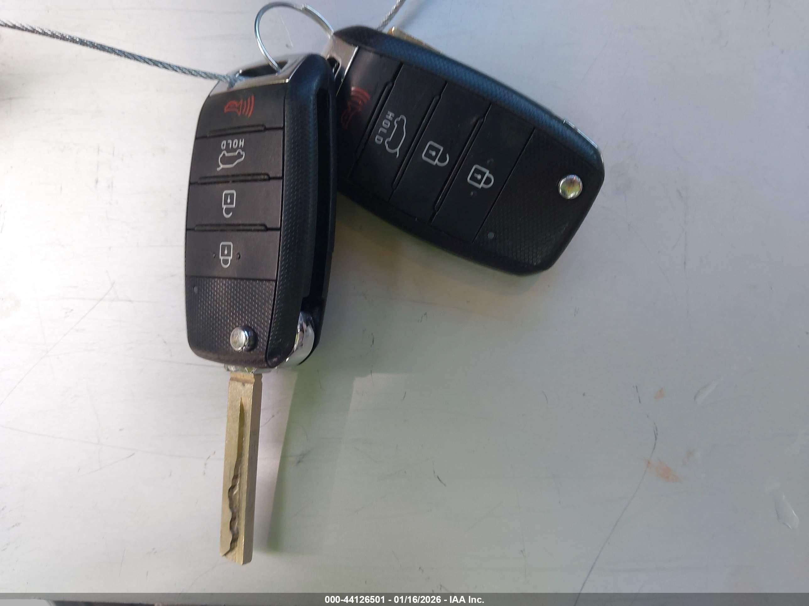 KIA SORENTO image 11