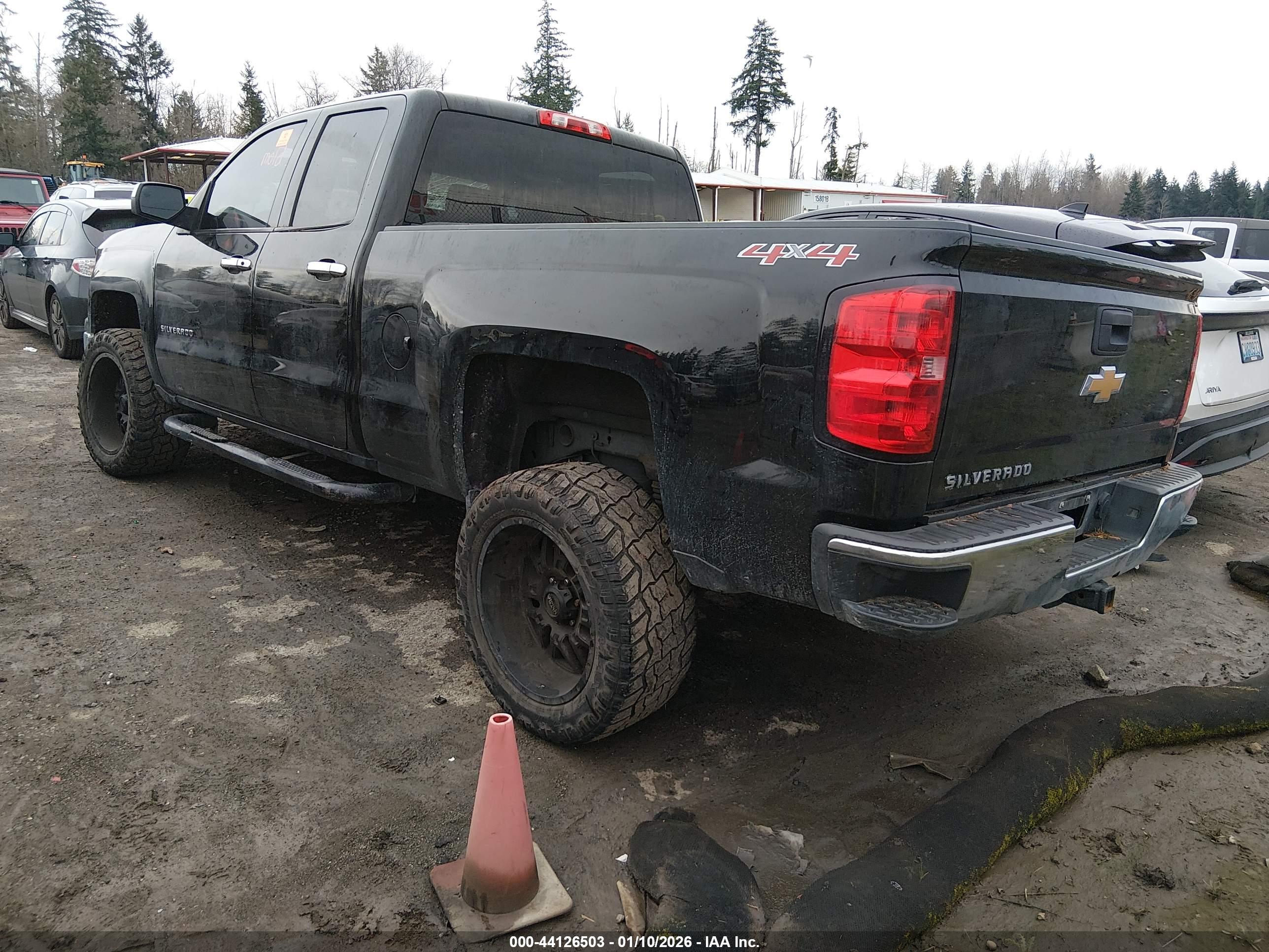 CHEVROLET SILVERADO image 3