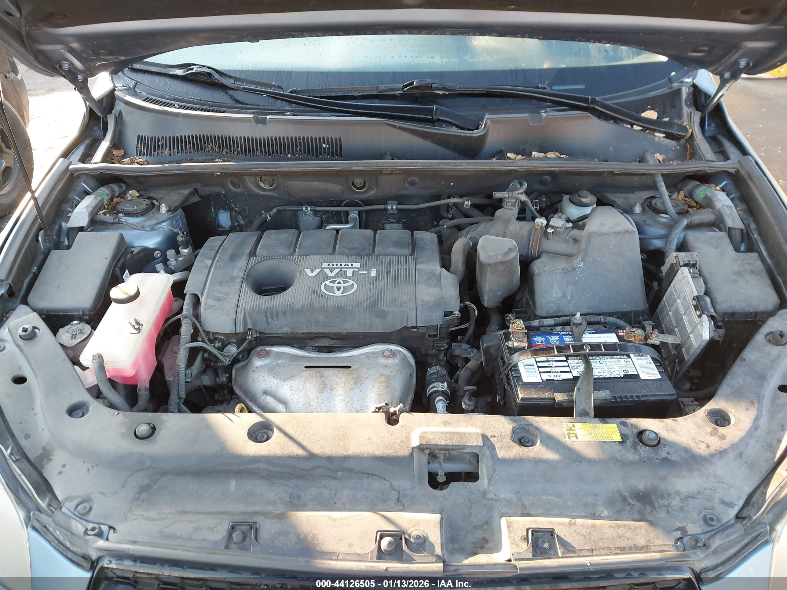 TOYOTA RAV4 image 10